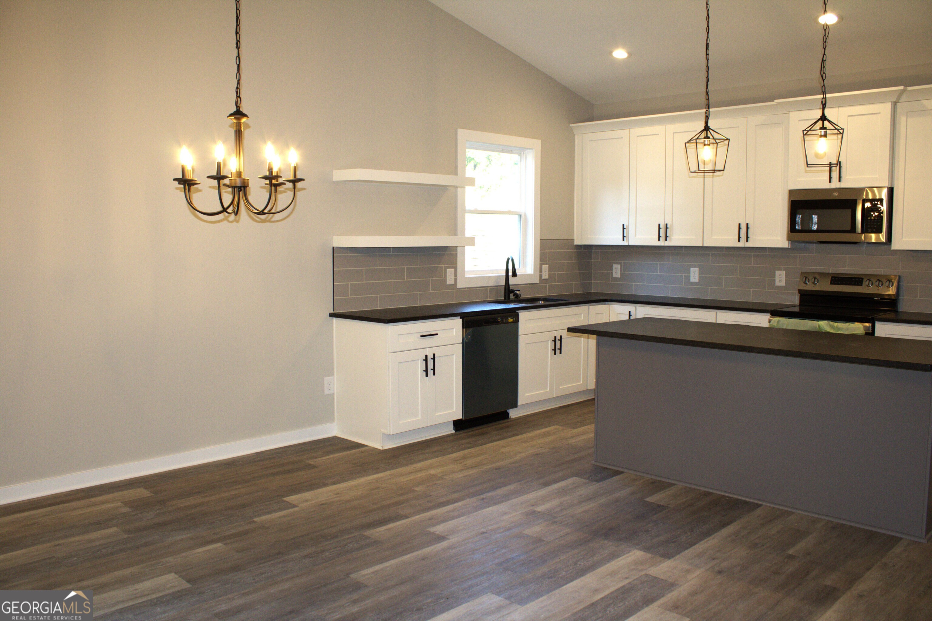 123 Fairview Station Hartwell GA 30643