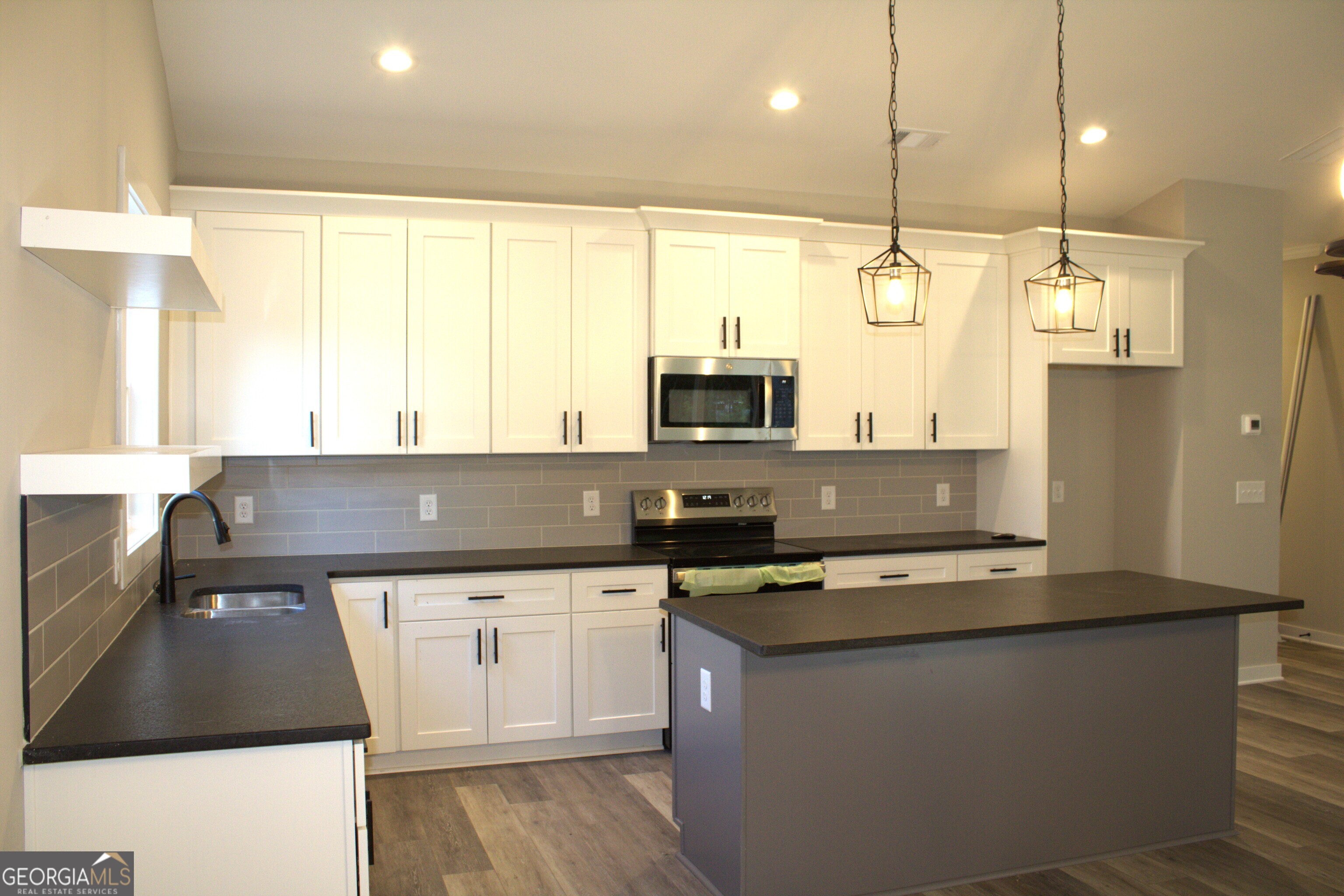 123 Fairview Station Hartwell GA 30643