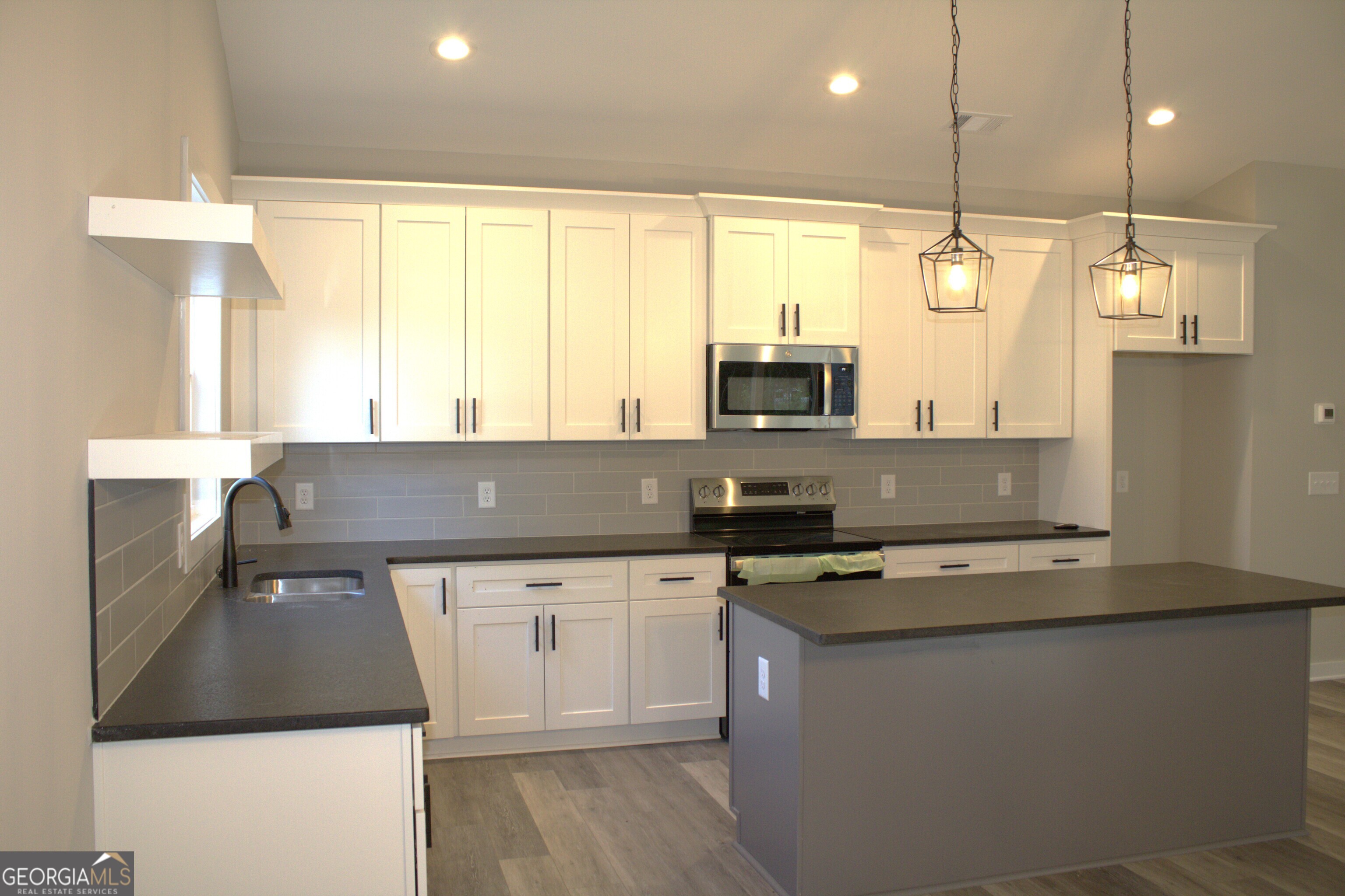 123 Fairview Station Hartwell GA 30643