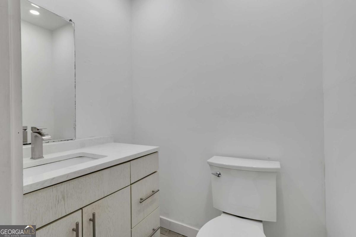 5641 Kingsport Drive Atlanta GA 30342