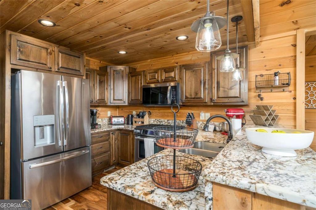 411 Ridge Trail Blue Ridge GA 30513