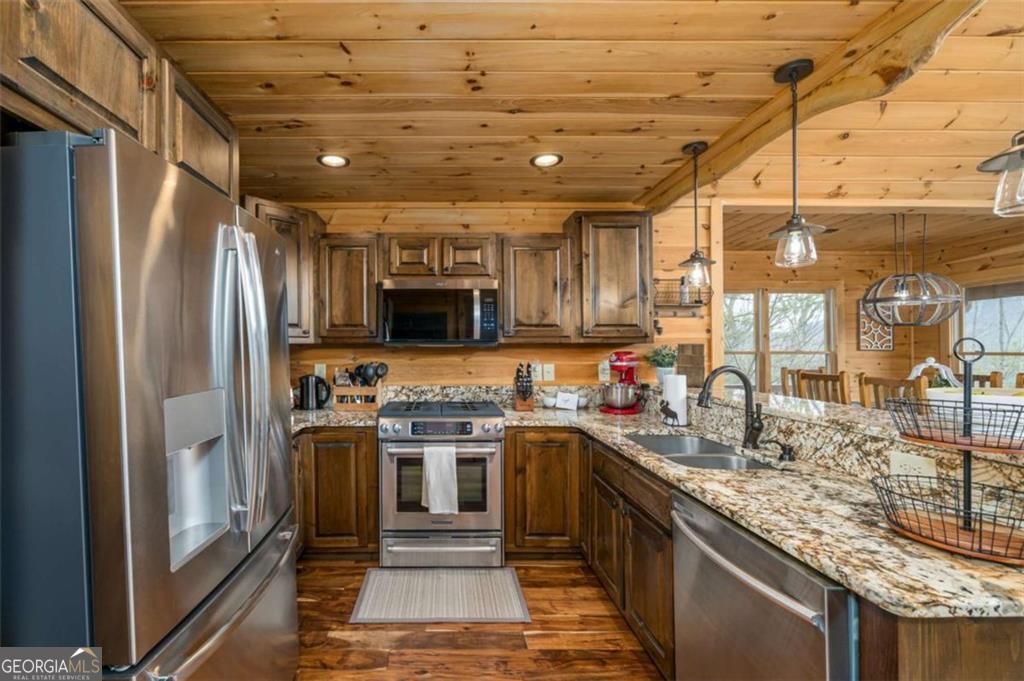 411 Ridge Trail Blue Ridge GA 30513