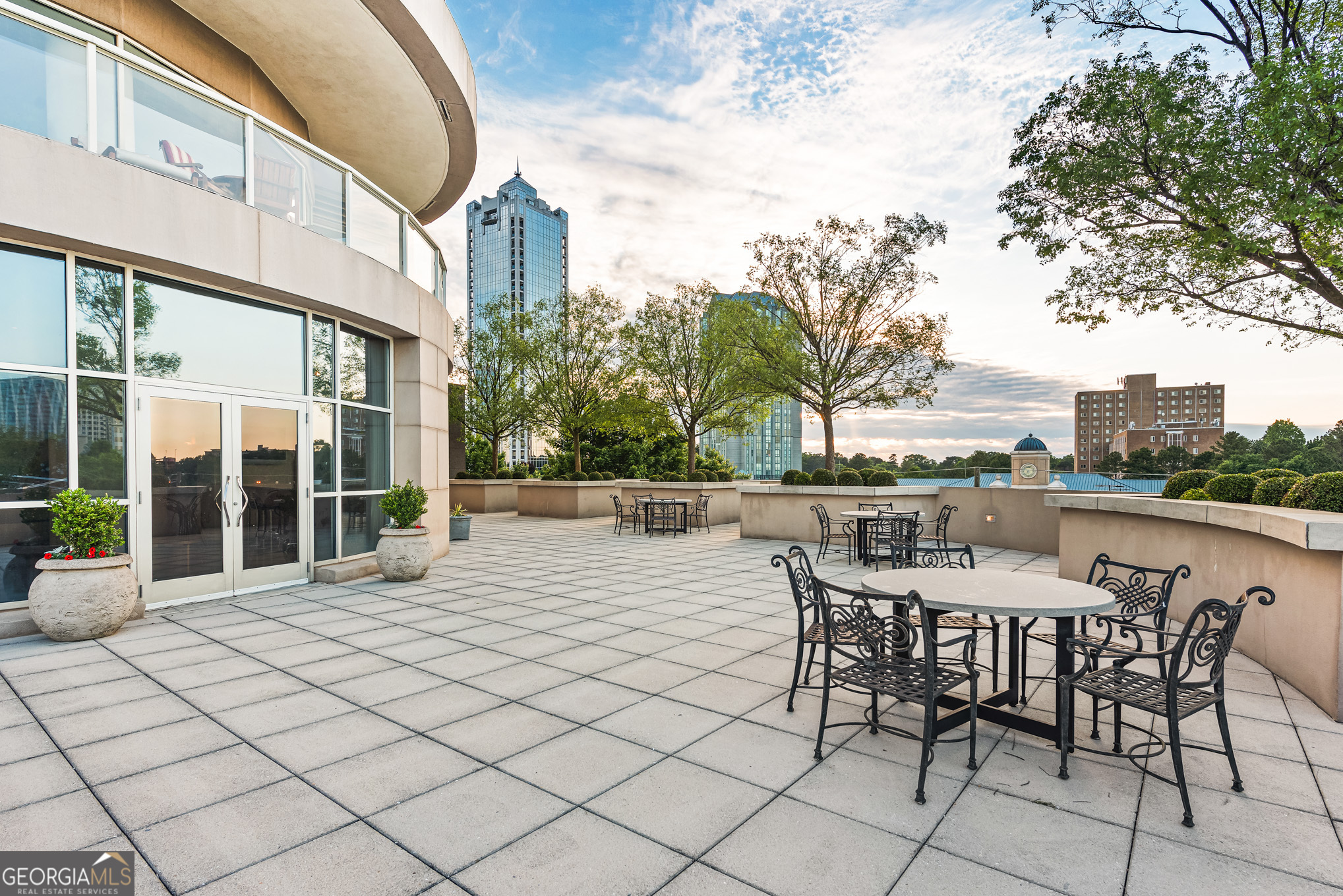 2881 Peachtree Road NE Atlanta GA 30305