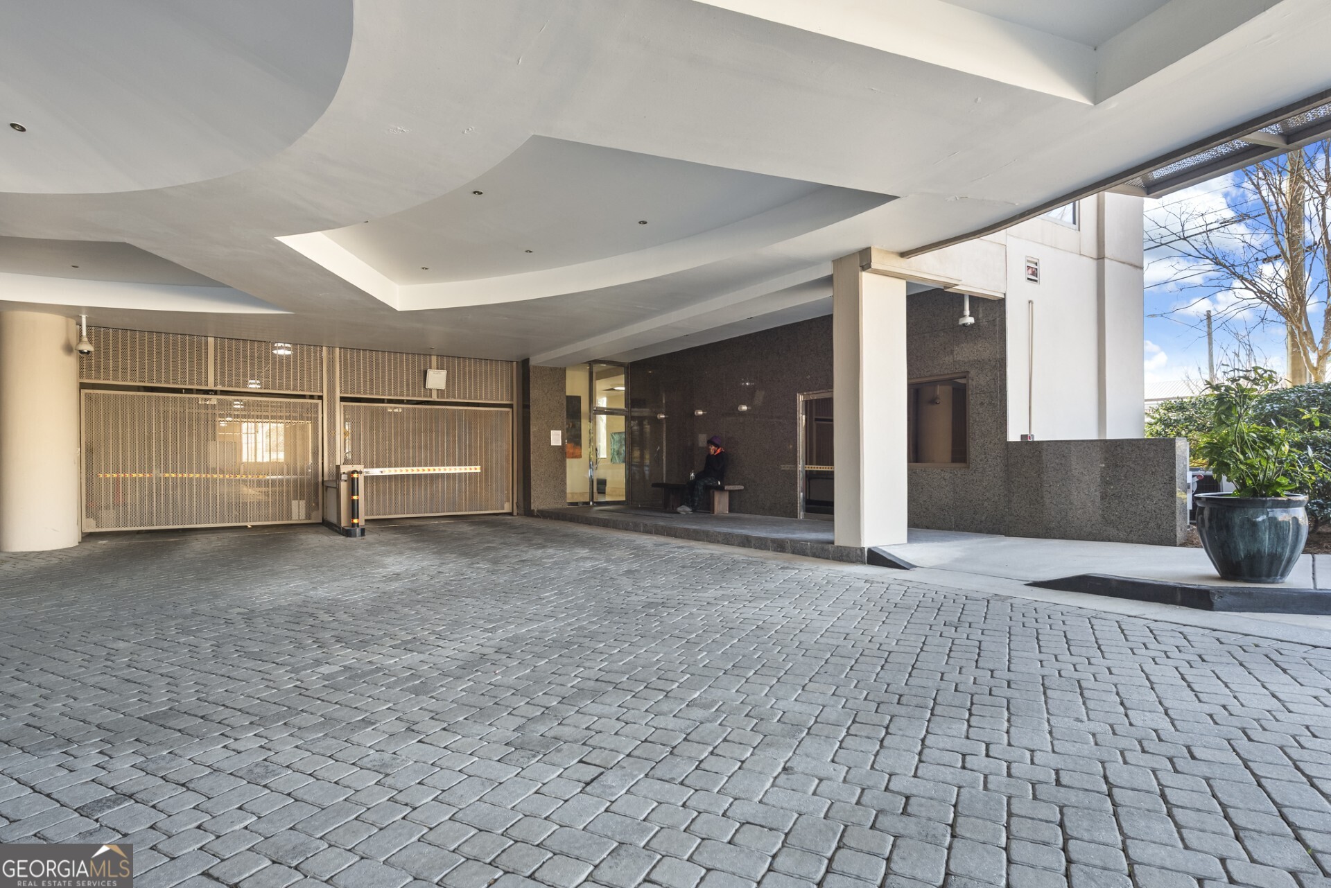 2881 Peachtree Road NE Atlanta GA 30305