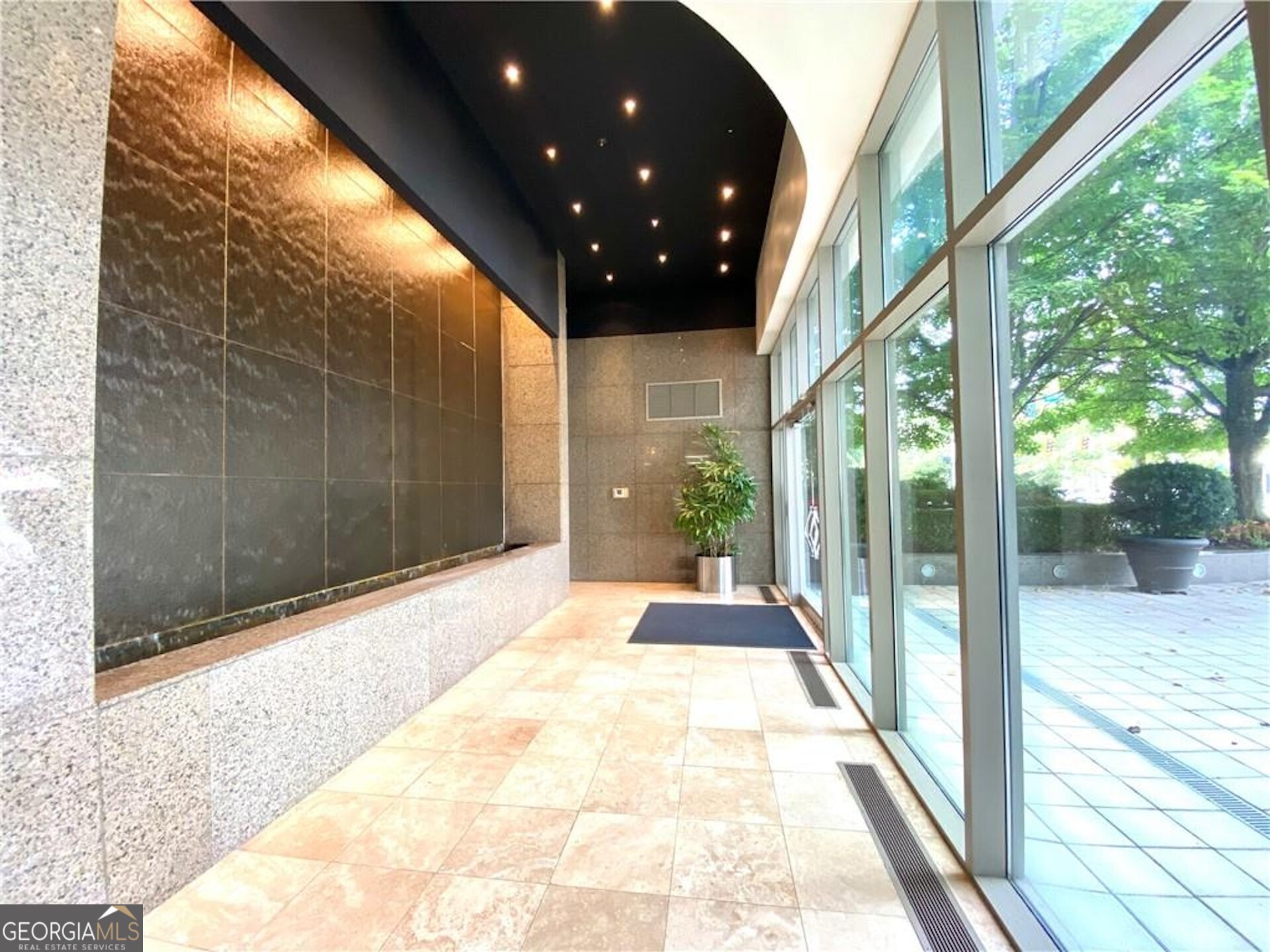 2881 Peachtree Road NE Atlanta GA 30305