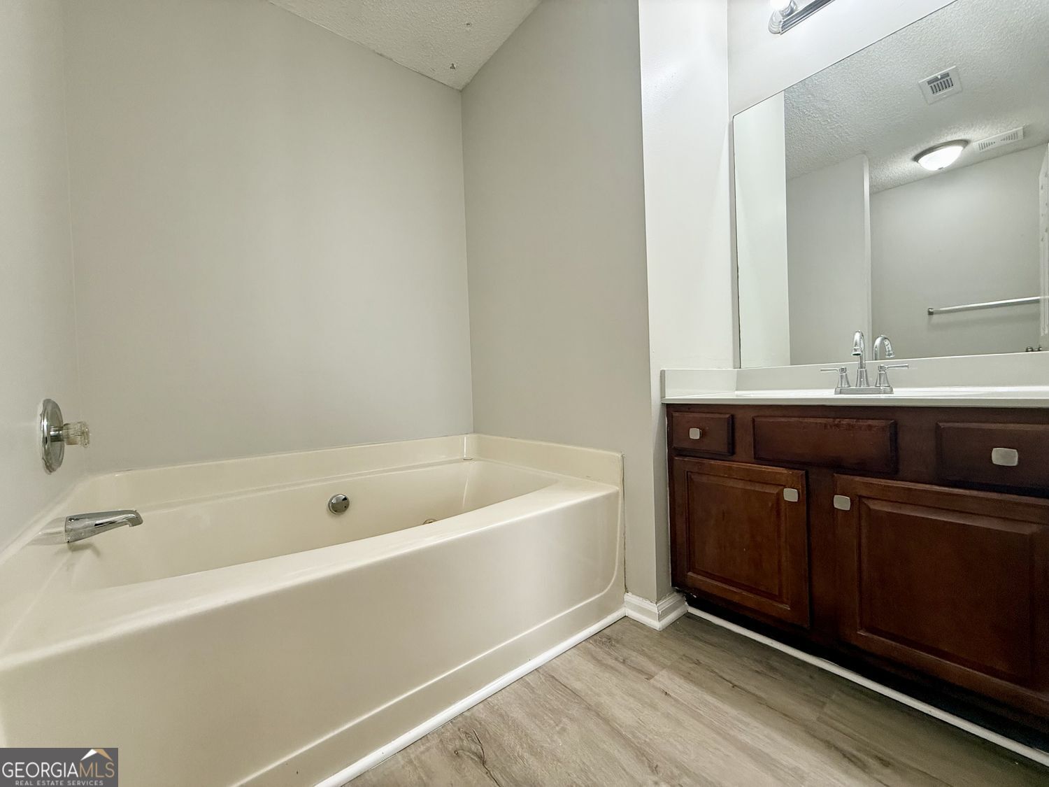 2154 Olmadison View Atlanta GA 30349