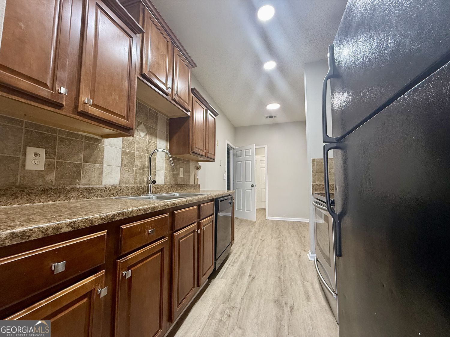 2154 Olmadison View Atlanta GA 30349