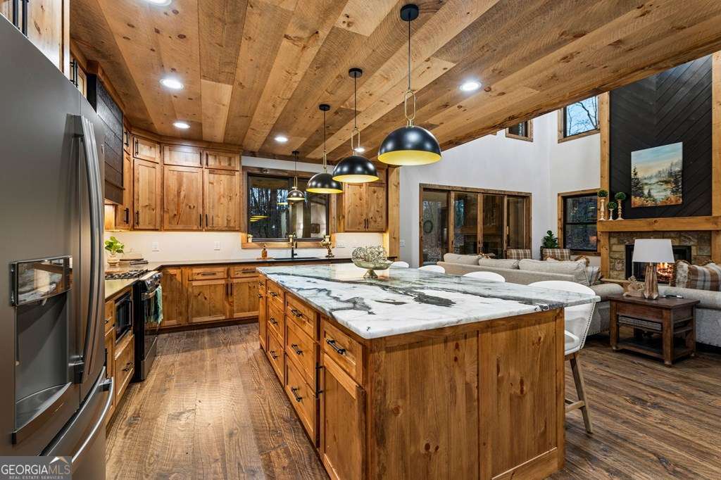 45 Shermans Court Mccaysville GA 30555