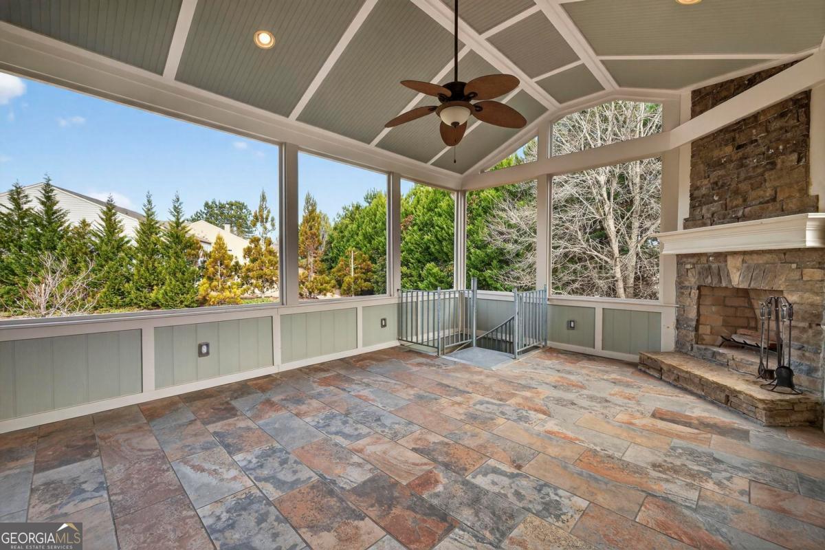 1010 Overlook Cove Greensboro GA 30642