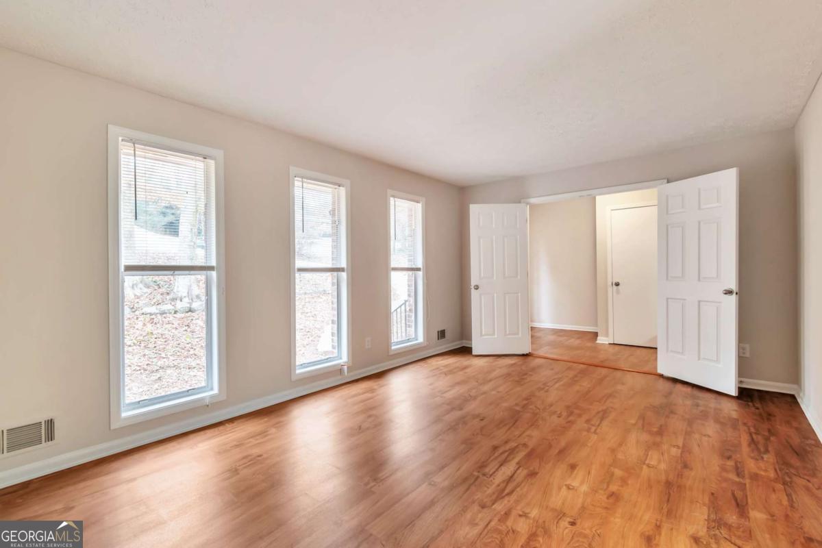 5900 Simone Drive Stone Mountain GA 30087