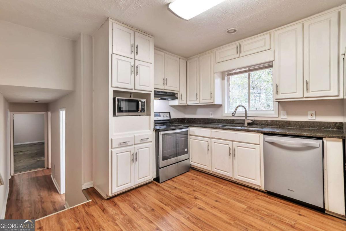 5900 Simone Drive Stone Mountain GA 30087