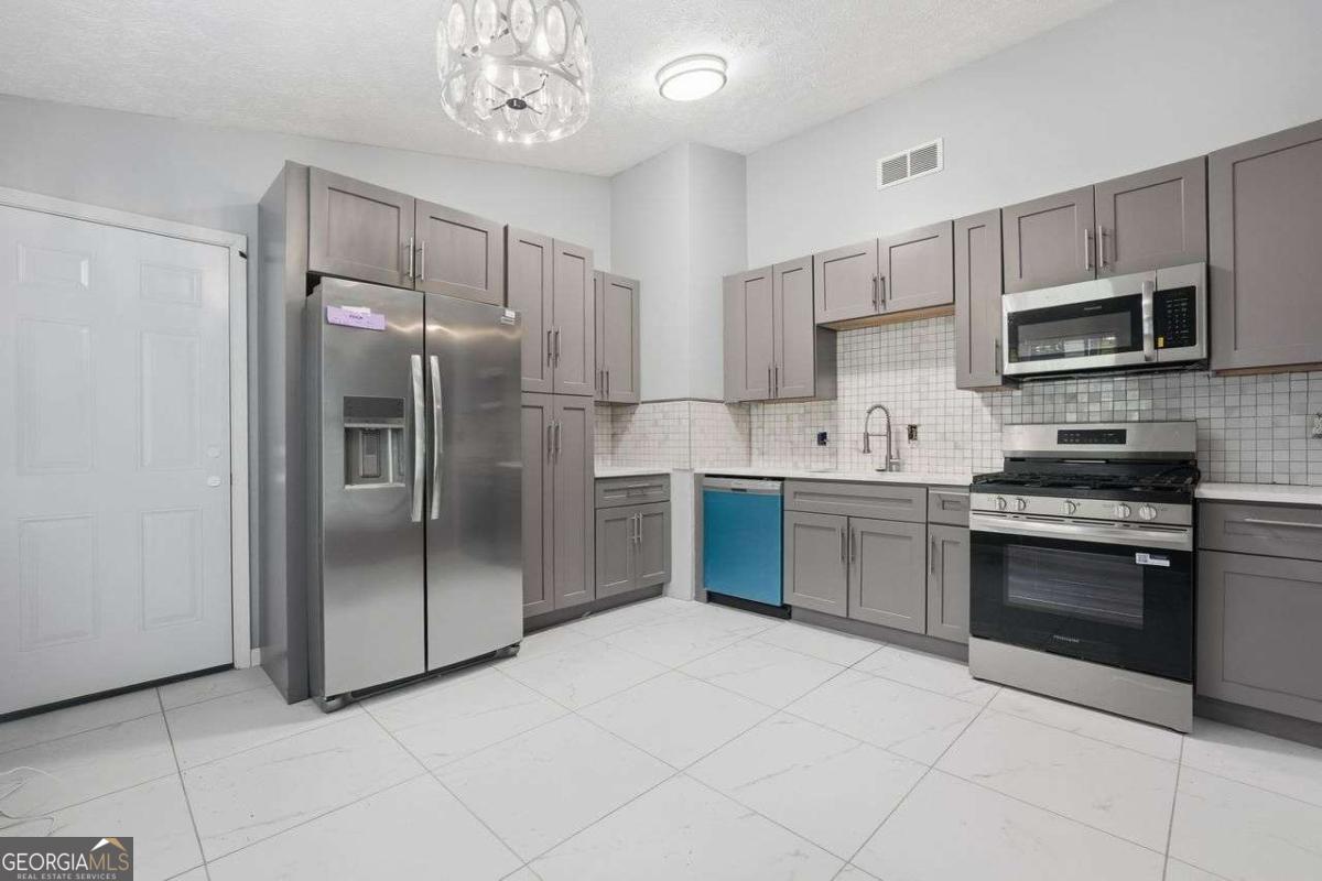 5856 Rock Road Union City GA 30291