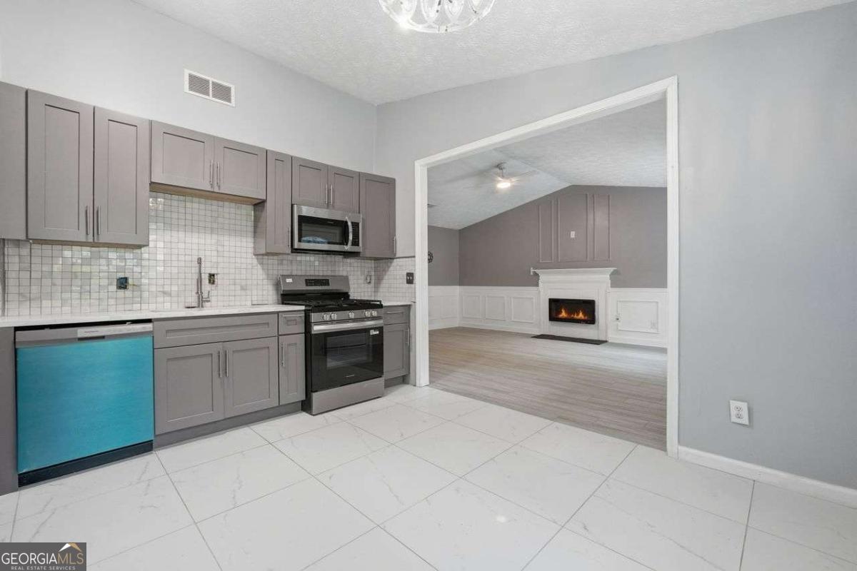 5856 Rock Road Union City GA 30291