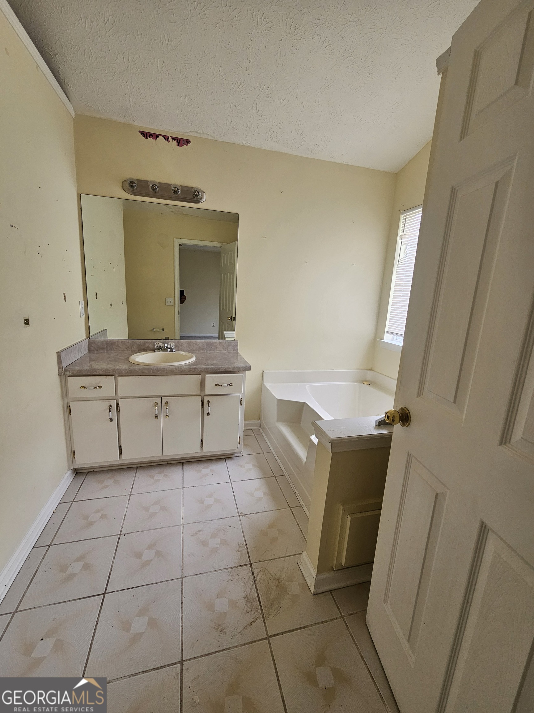 8257 Mountain Pass Riverdale GA 30274