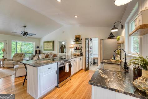 33 Tusquittee Valley Lane Hayesville NC 28904