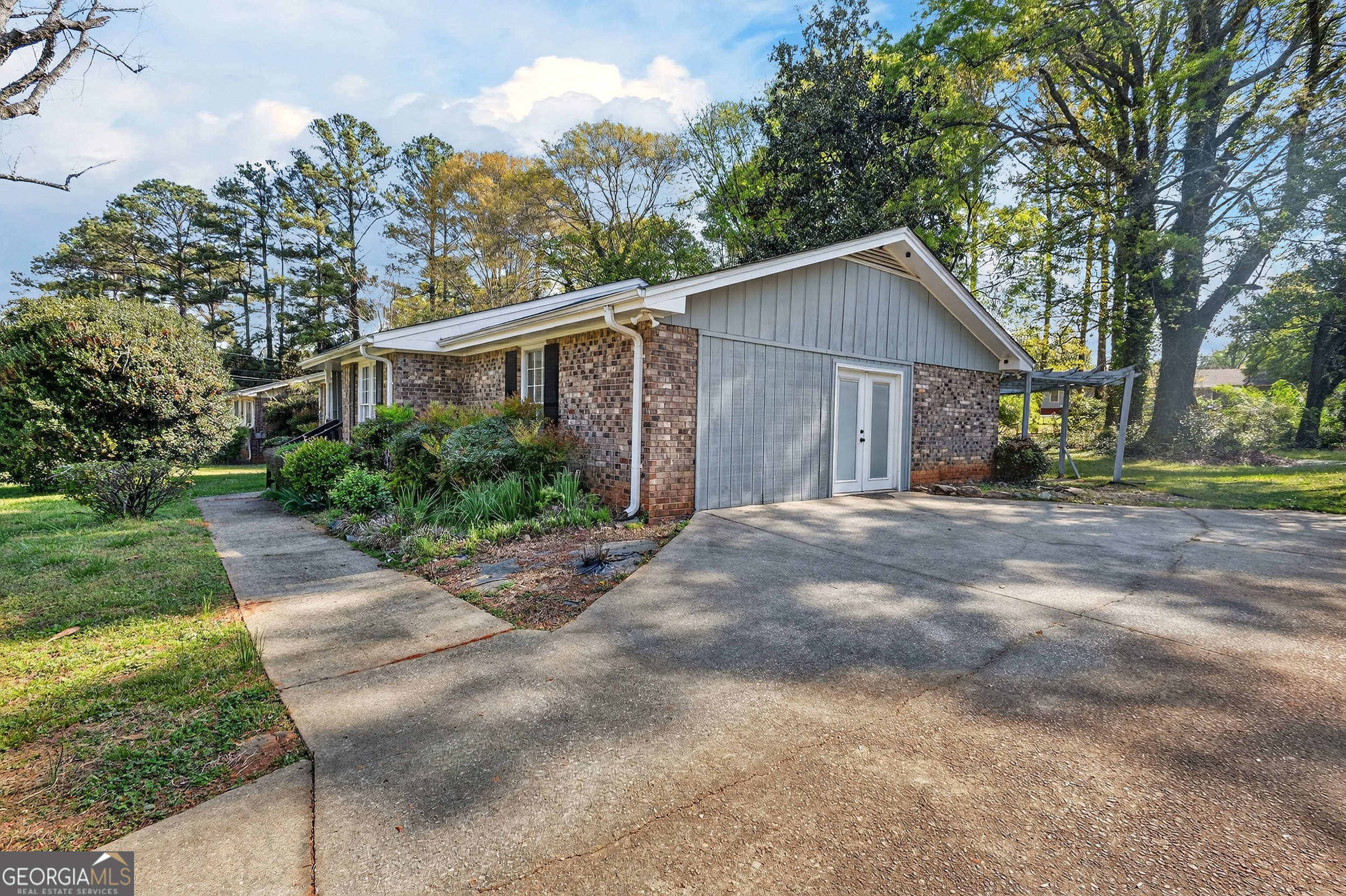 2521 Country Club Drive Conyers GA 30013