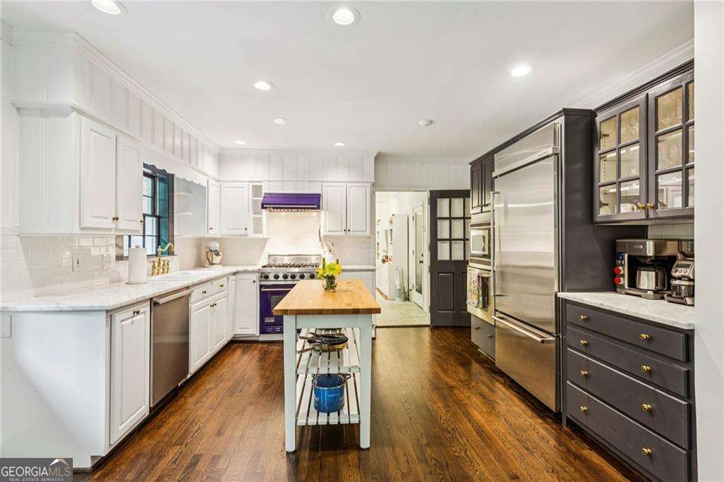 2988 Rockingham Drive NW Atlanta GA 30327