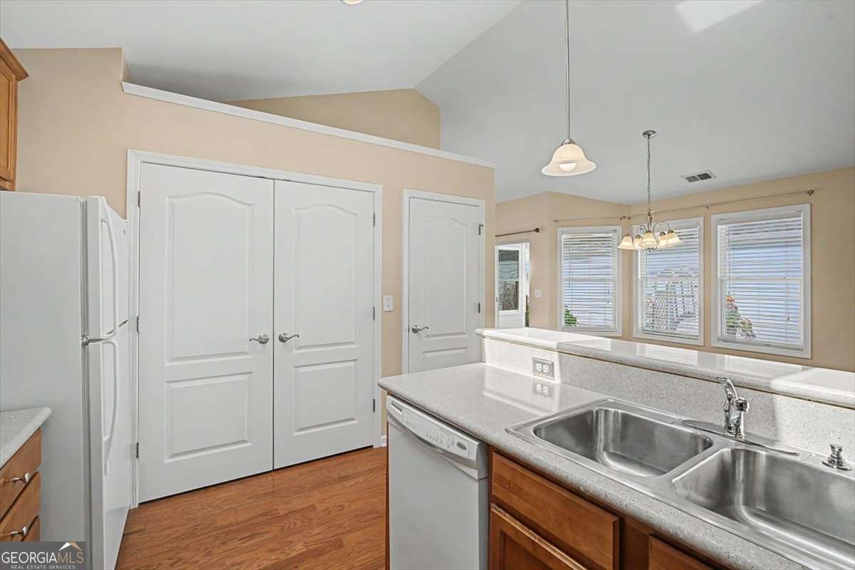 516 Arden Close Woodstock GA 30188