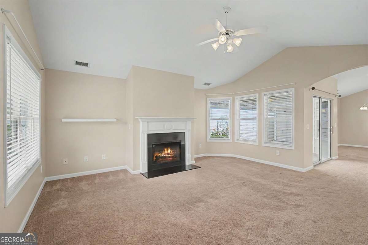 516 Arden Close Woodstock GA 30188