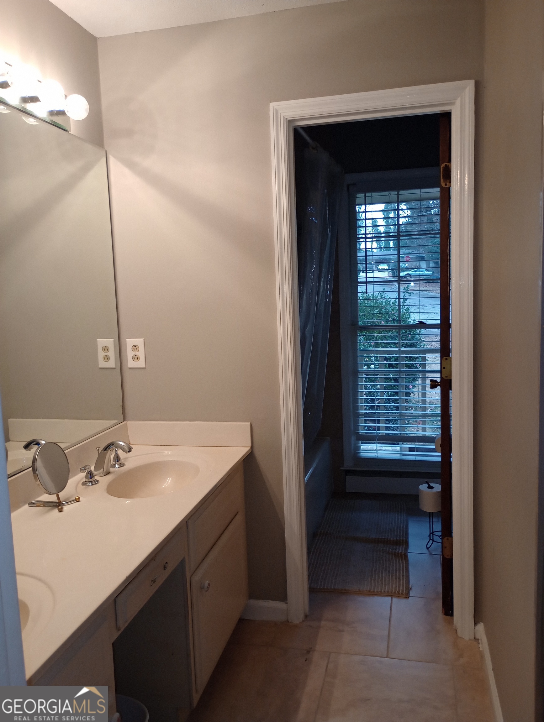 2589 King Circle SE Conyers GA 30013