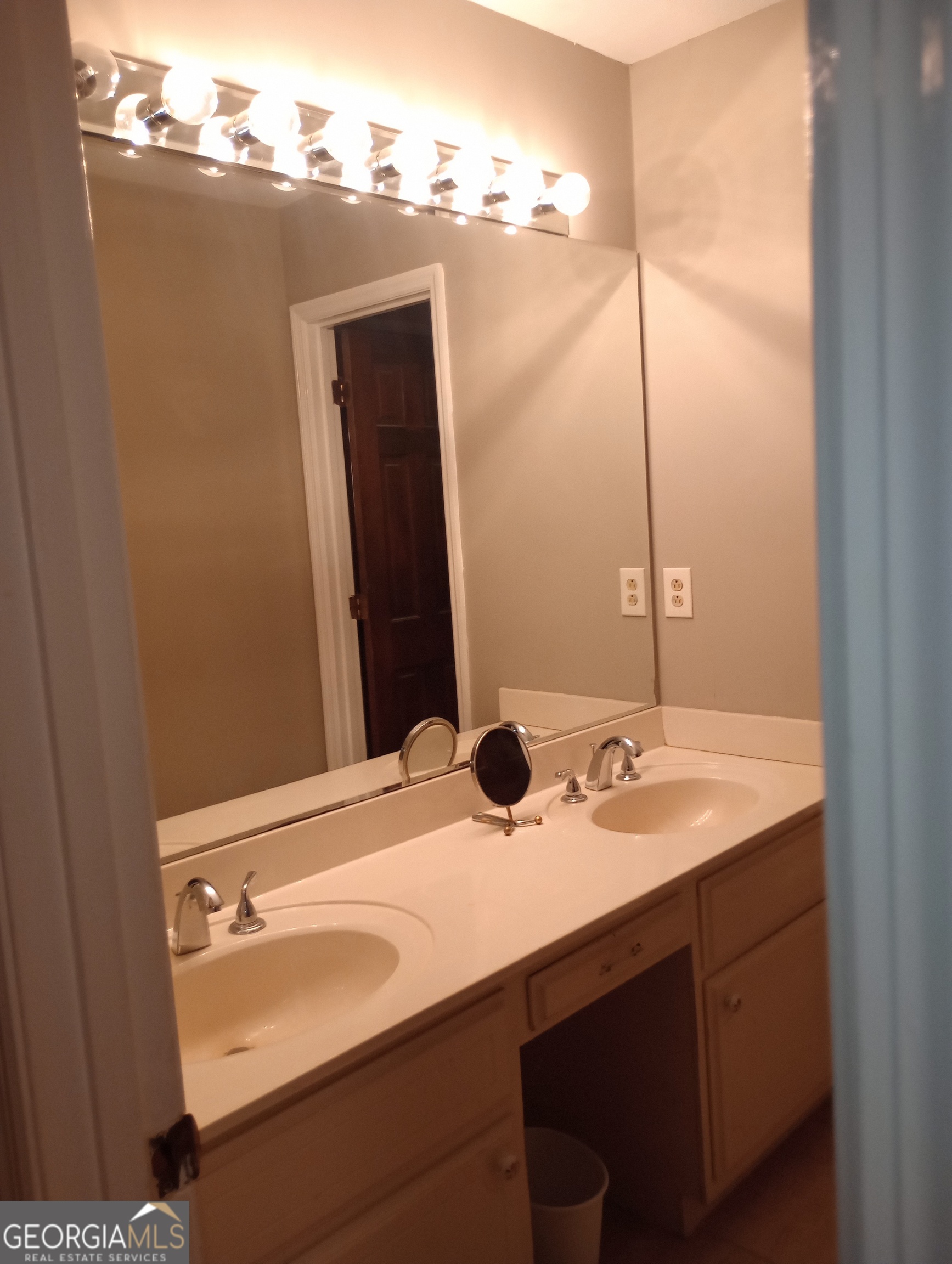 2589 King Circle SE Conyers GA 30013