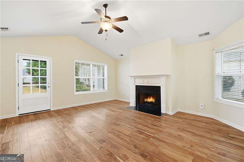 526 Arden Close Woodstock GA 30188