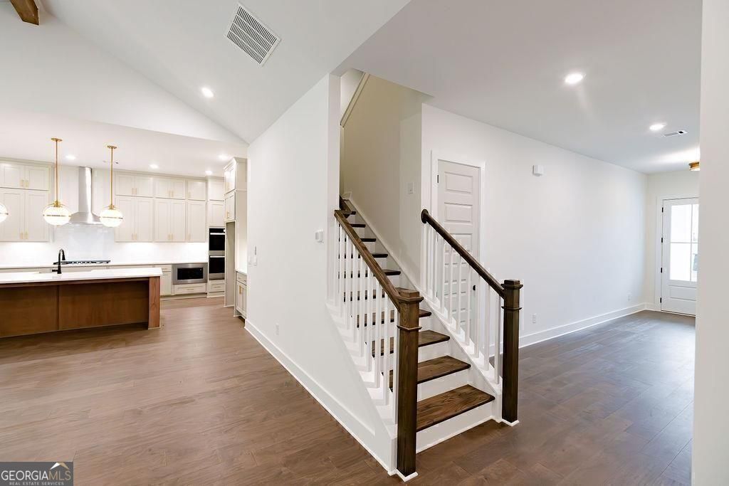 8420 Creekside Overlook Drive Gainesville GA 30506