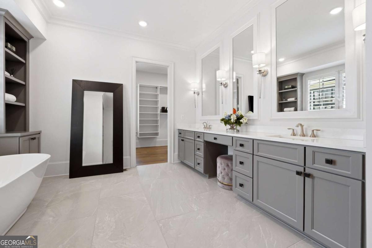 4871 Hanalei Hollow Suwanee GA 30024