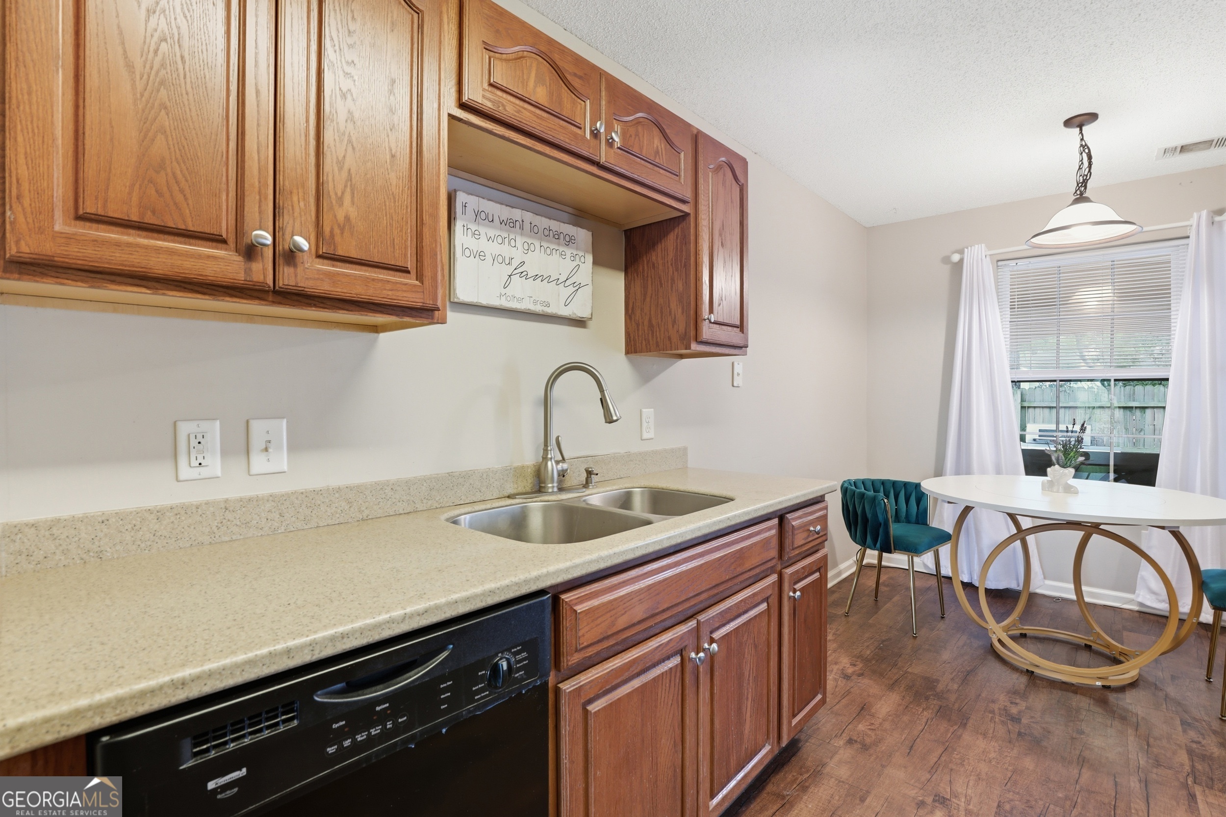 100 Poolside Lane Savannah GA 31405