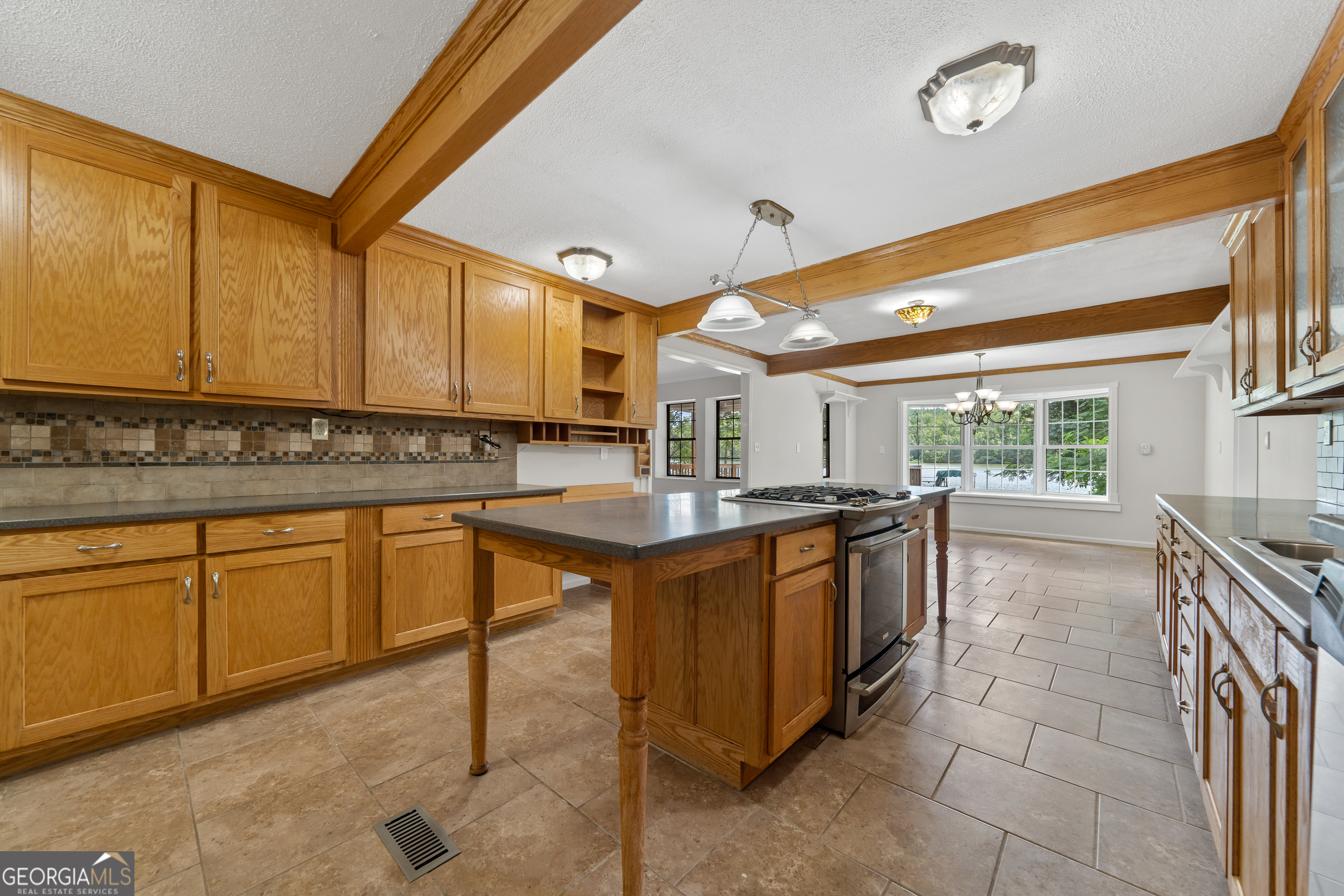 274 S Steel Bridge Road Eatonton GA 31024