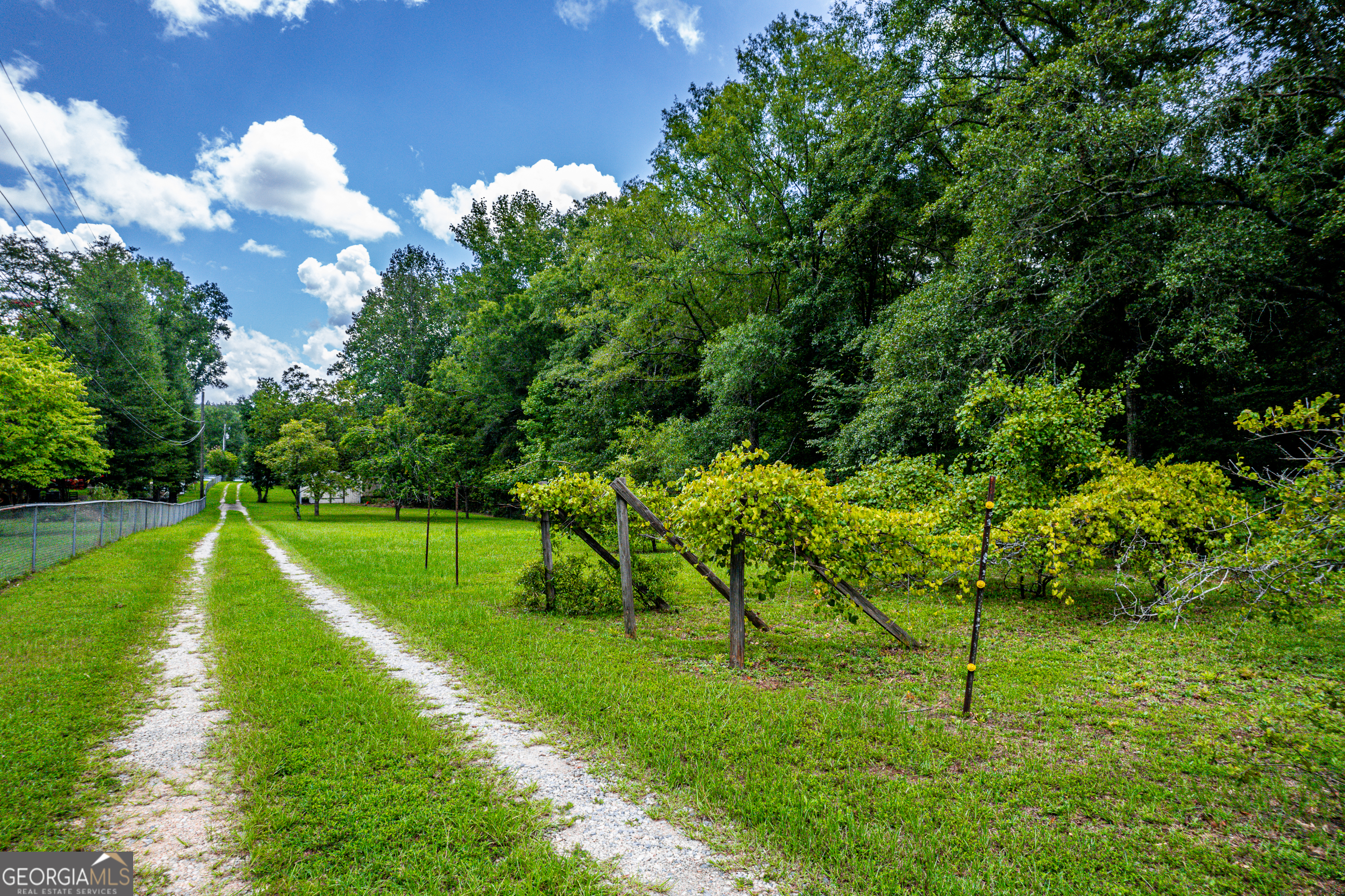 274 S Steel Bridge Road Eatonton GA 31024