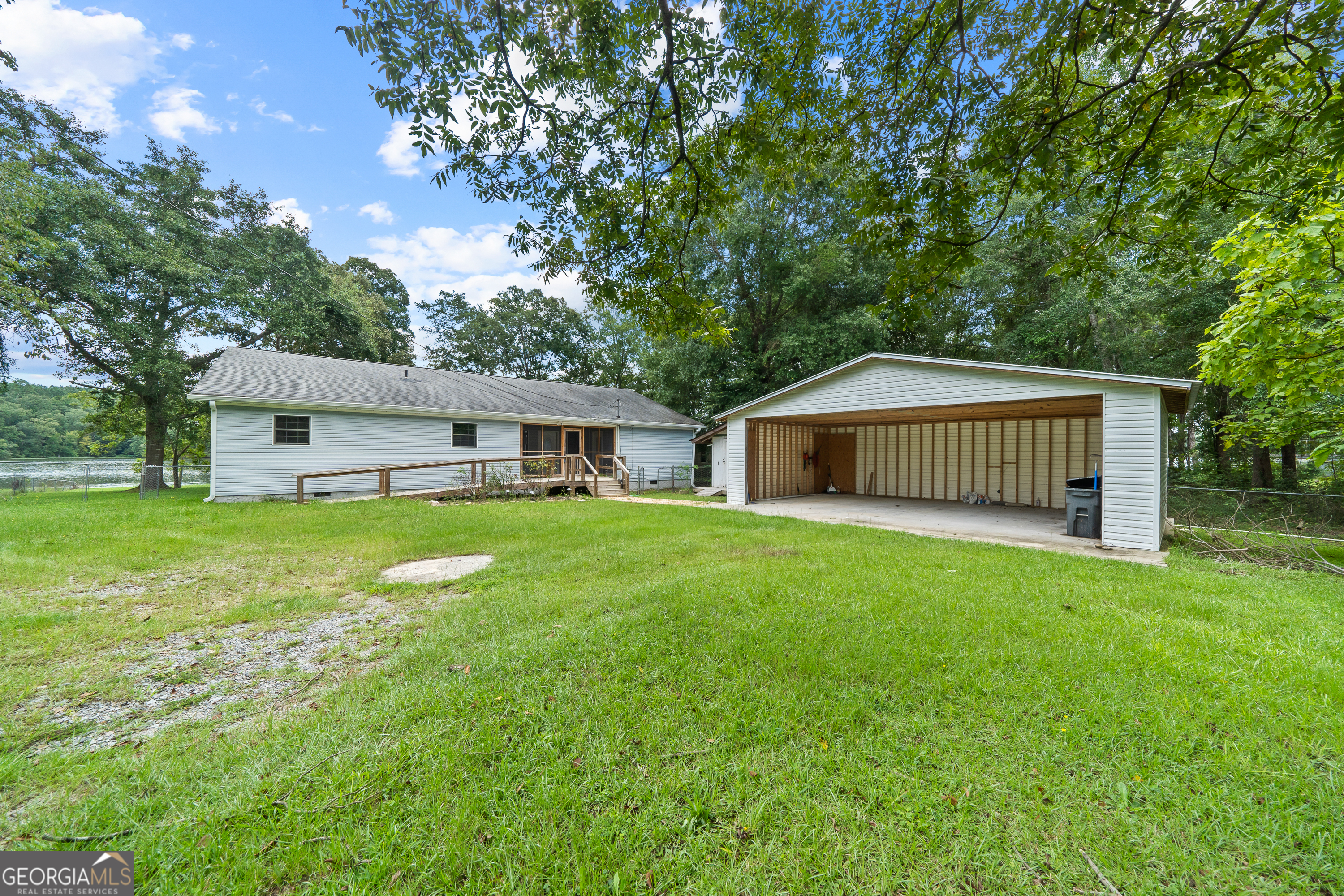 274 S Steel Bridge Road Eatonton GA 31024
