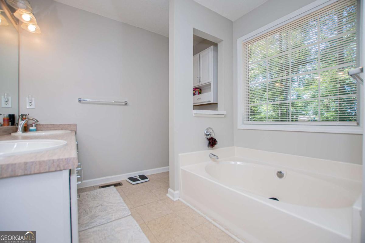 2421 Burnside Place Villa Rica GA 30180