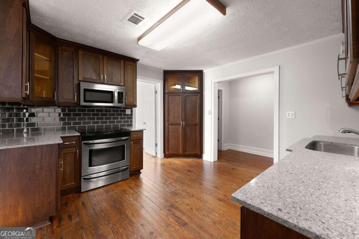 59 W Wright Street Winder GA 30680