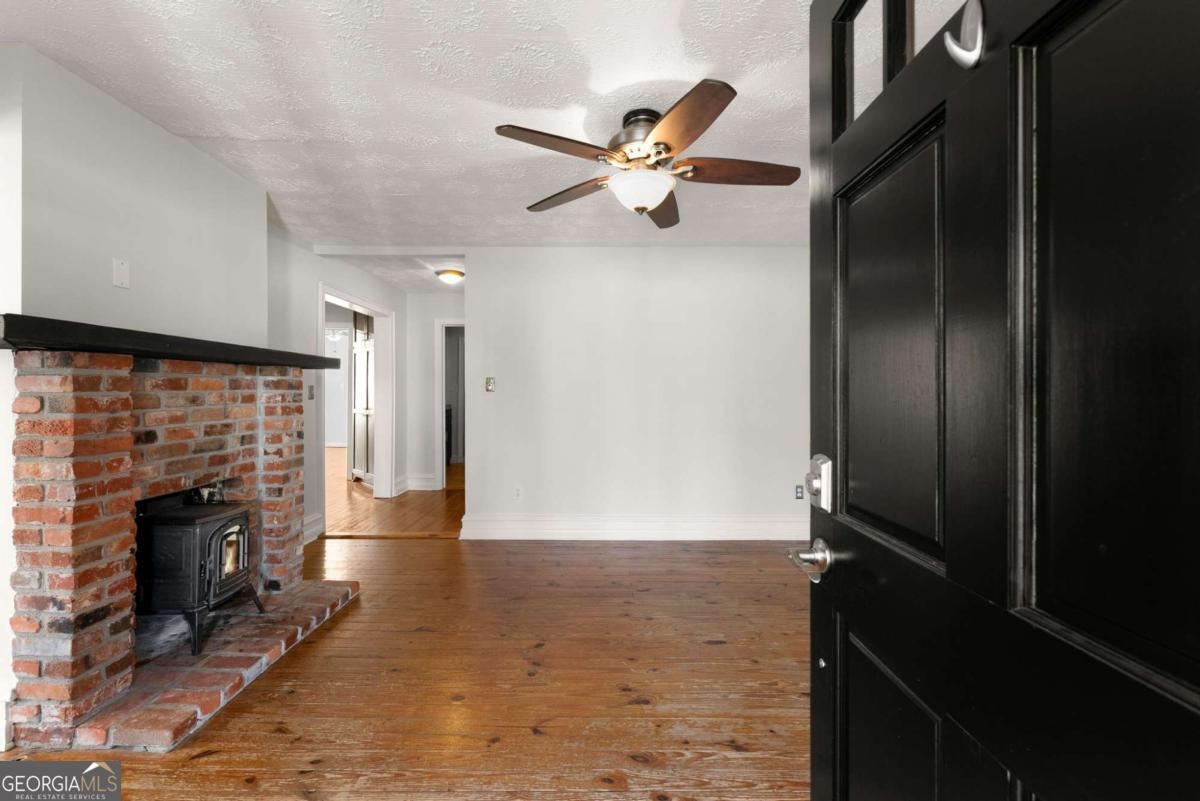 59 W Wright Street Winder GA 30680