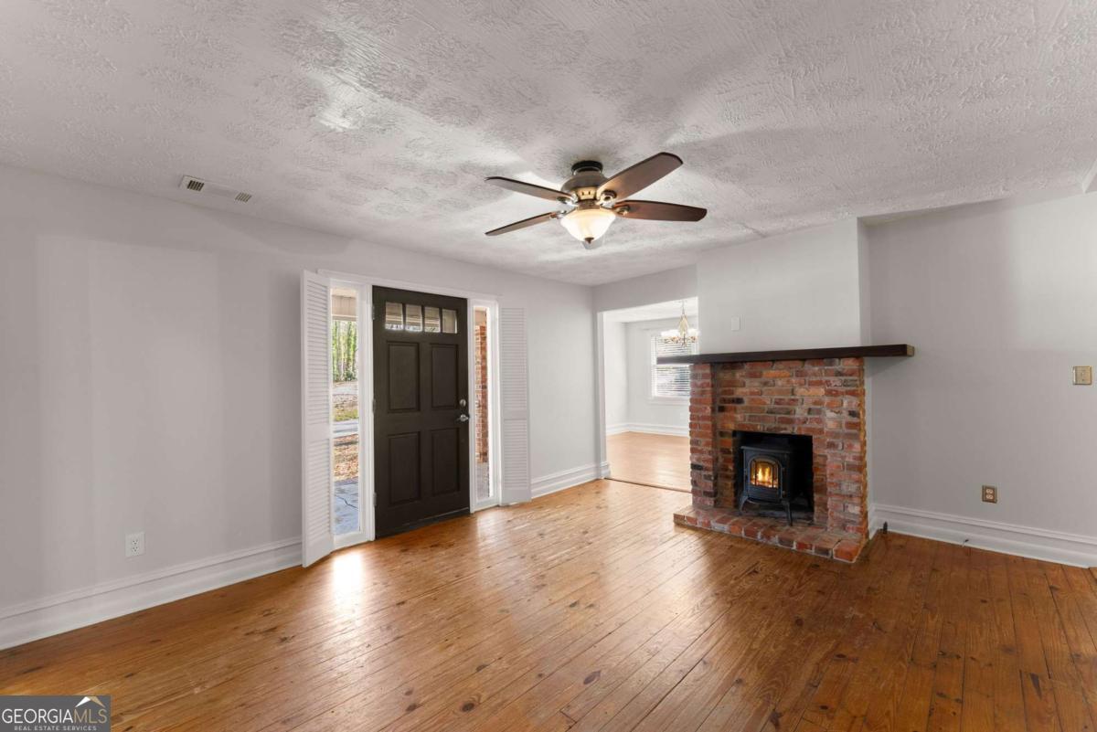 59 W Wright Street Winder GA 30680