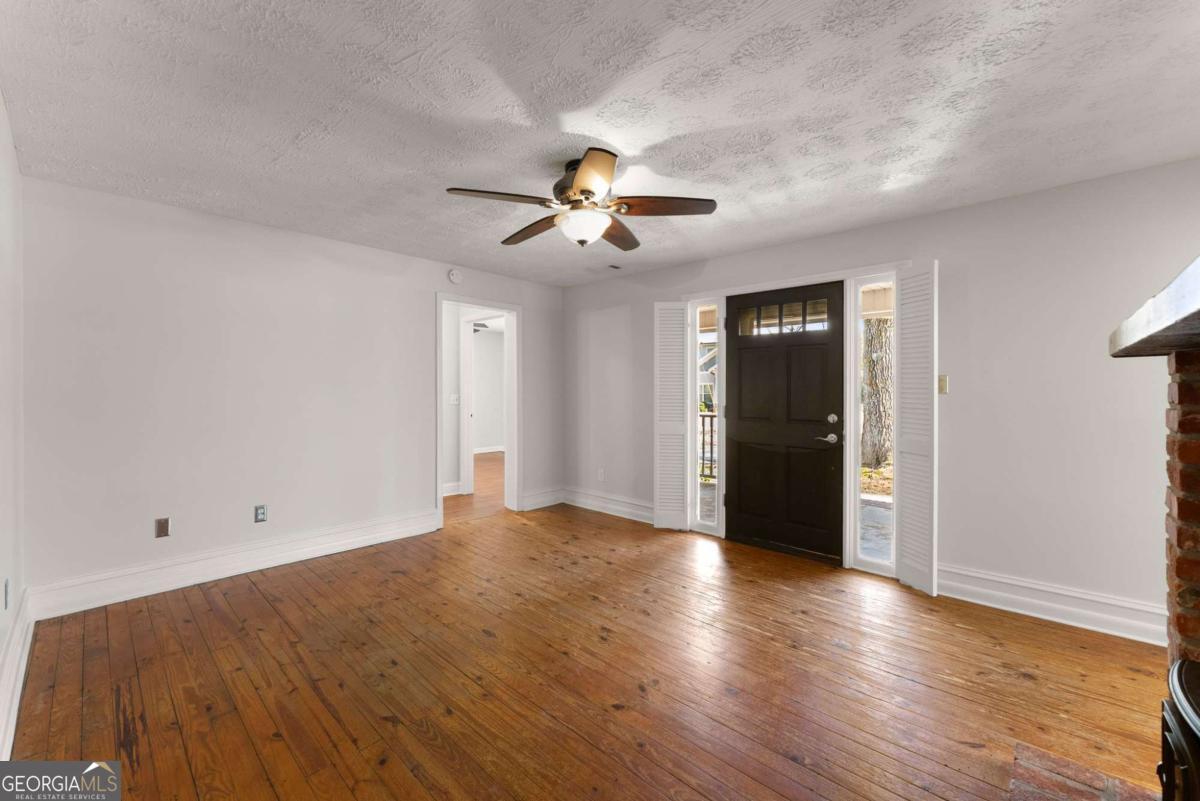 59 W Wright Street Winder GA 30680