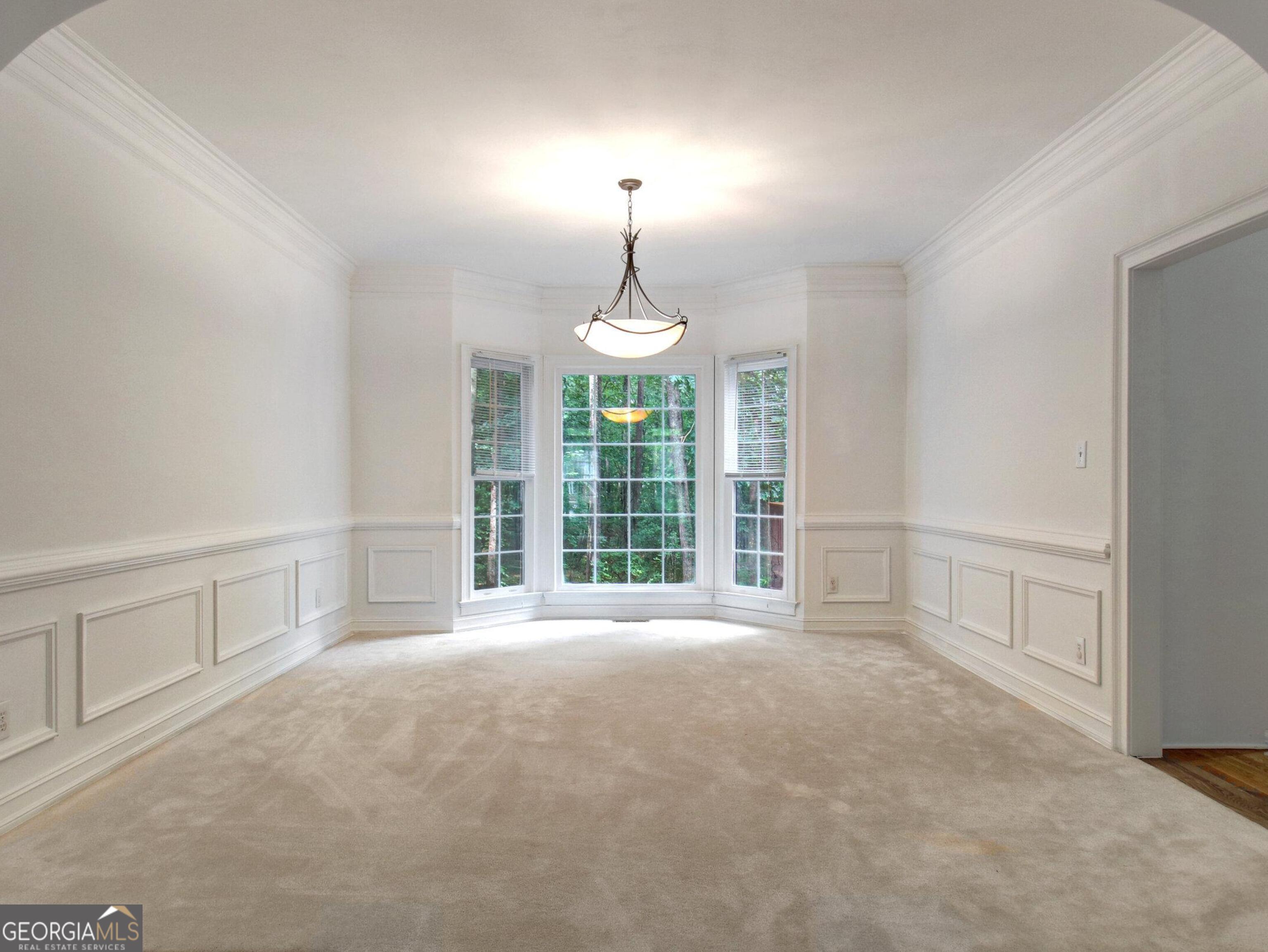 125 Oak Knoll Fayetteville GA 30214