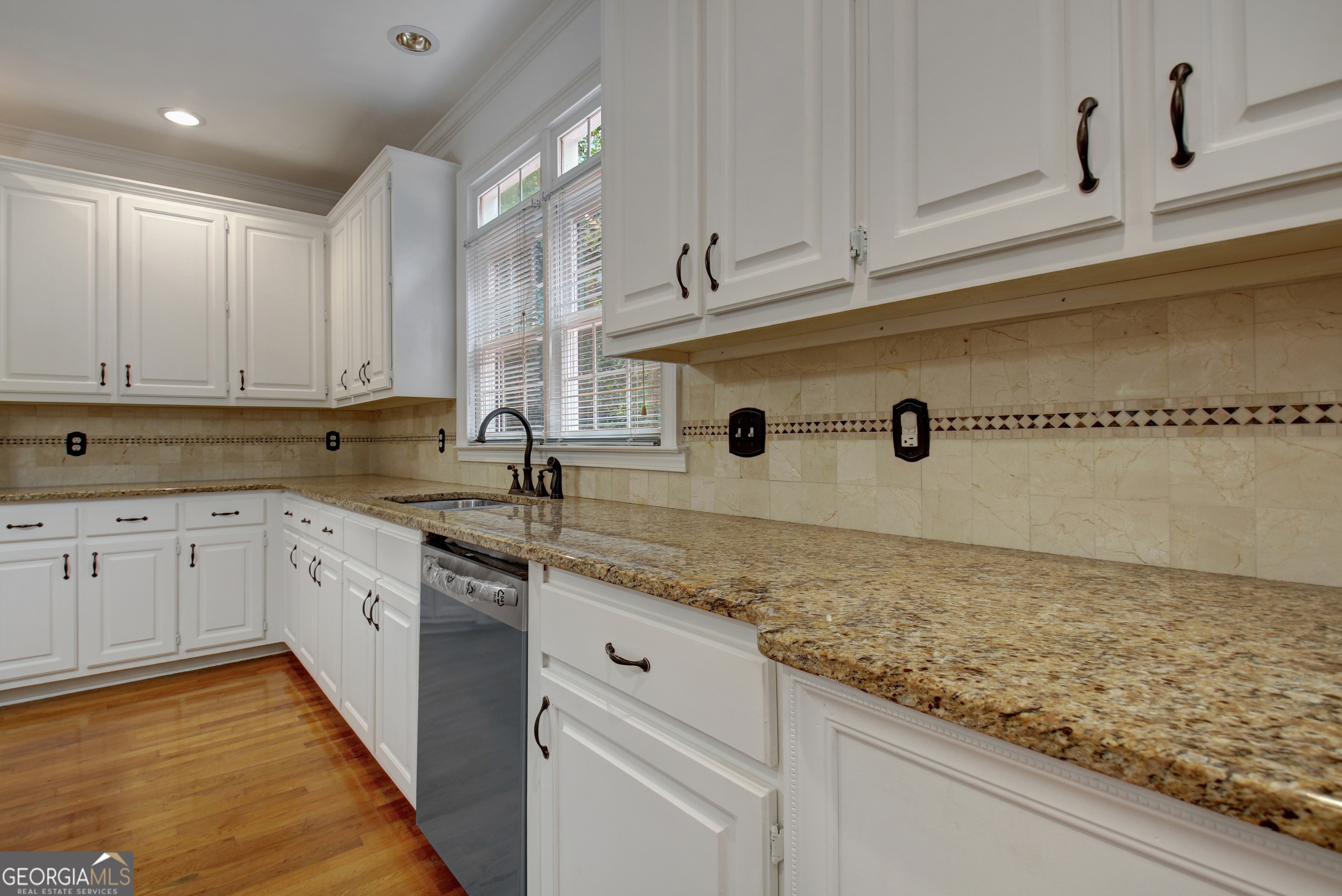 125 Oak Knoll Fayetteville GA 30214