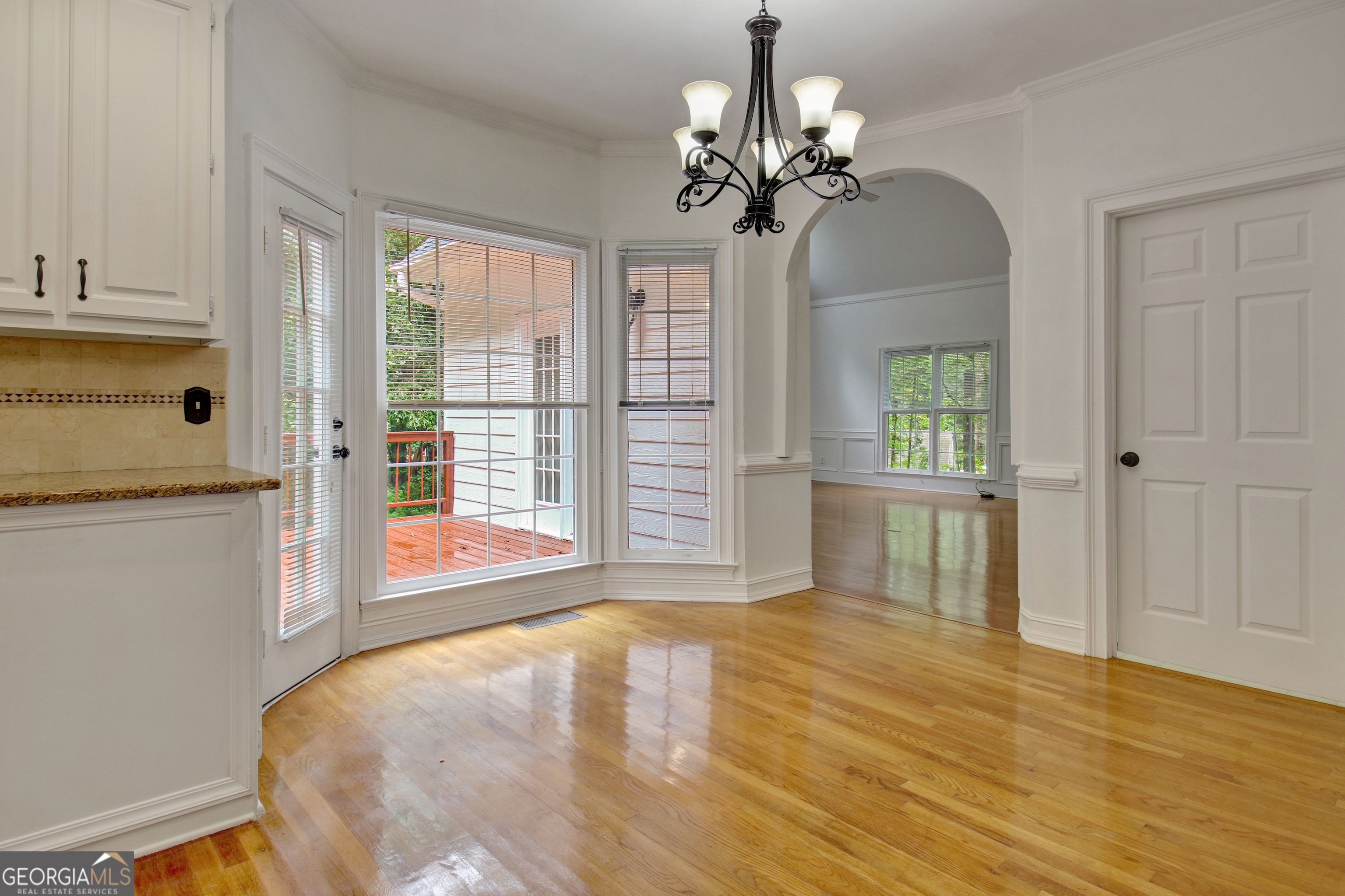 125 Oak Knoll Fayetteville GA 30214
