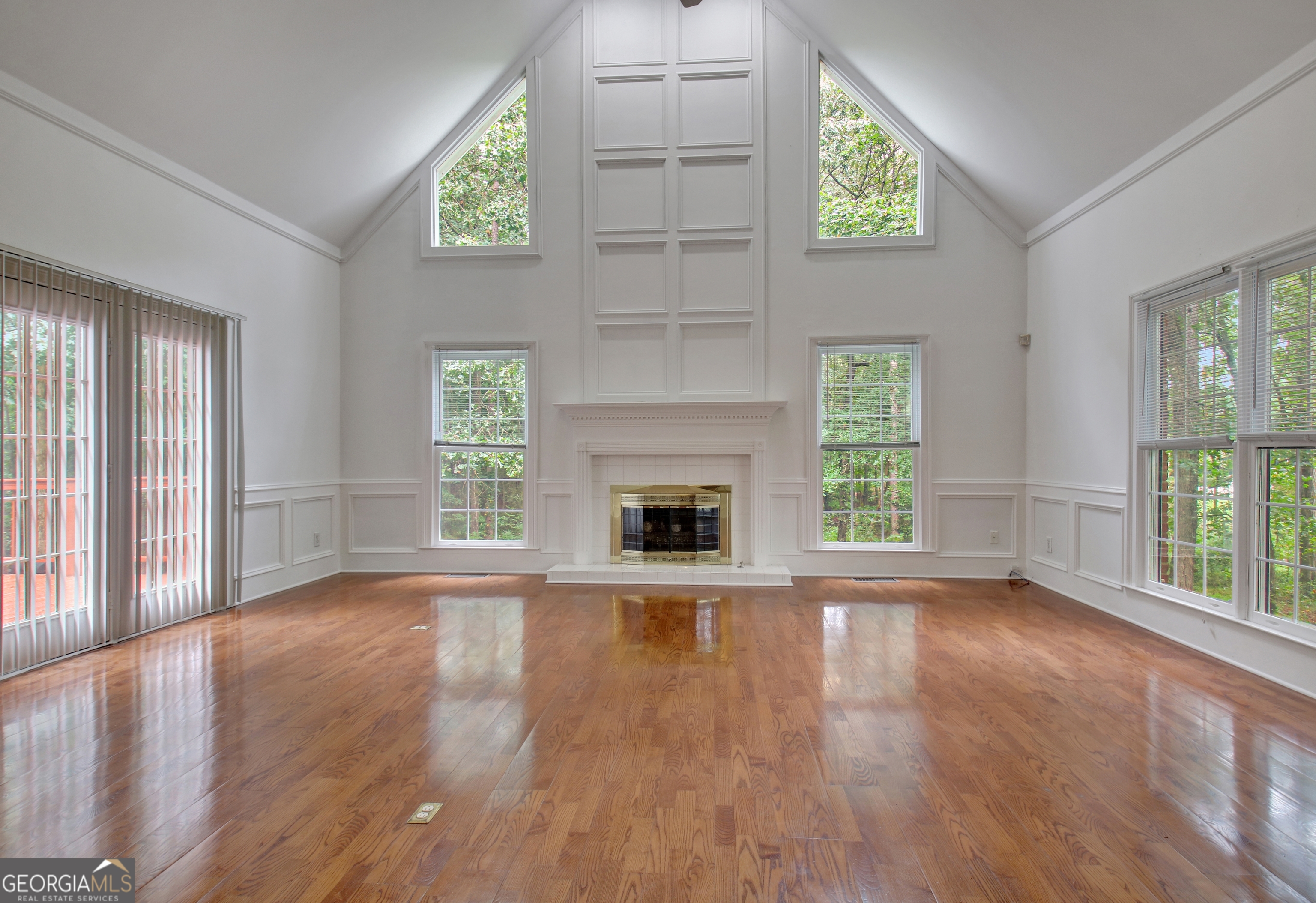 125 Oak Knoll Fayetteville GA 30214