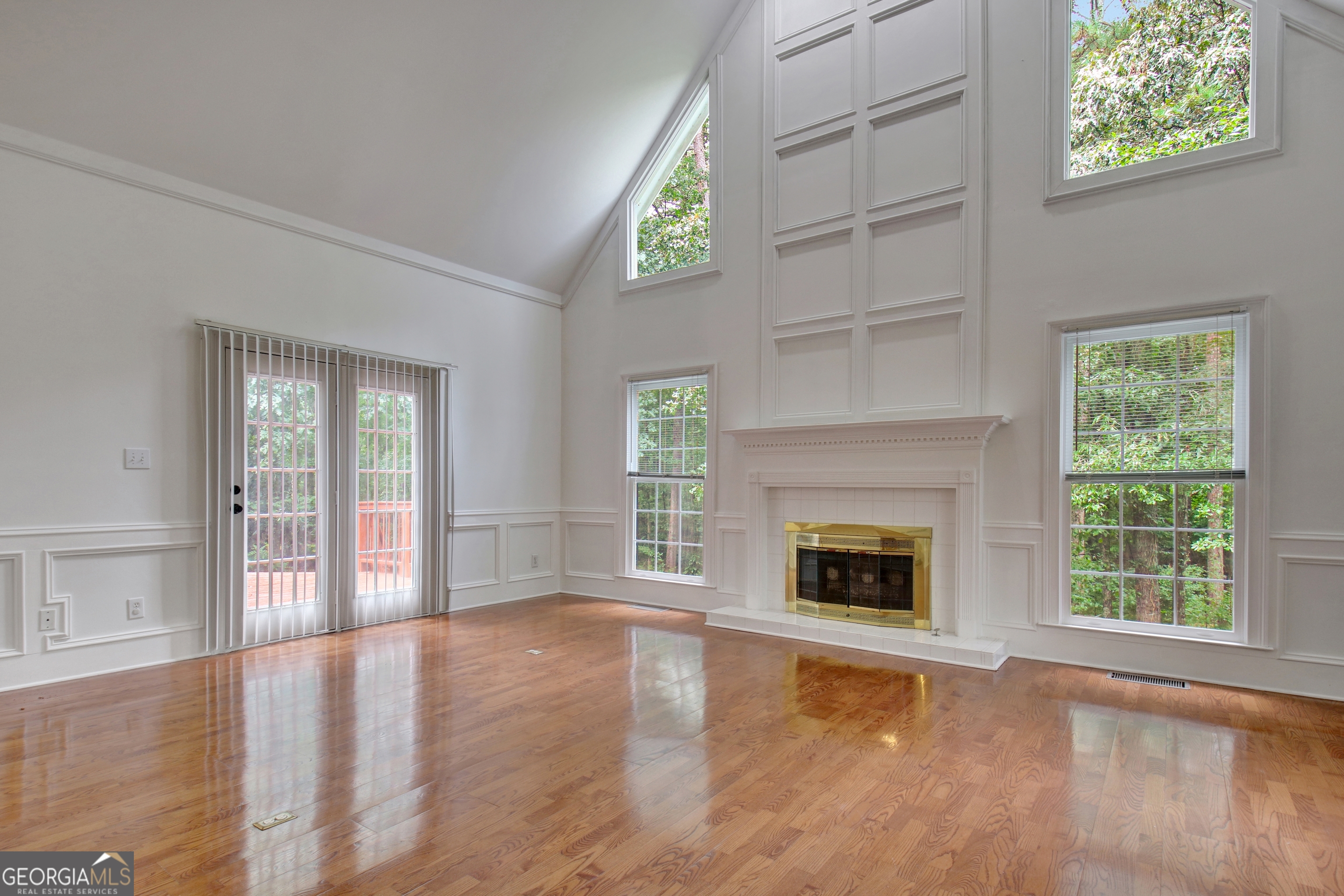 125 Oak Knoll Fayetteville GA 30214