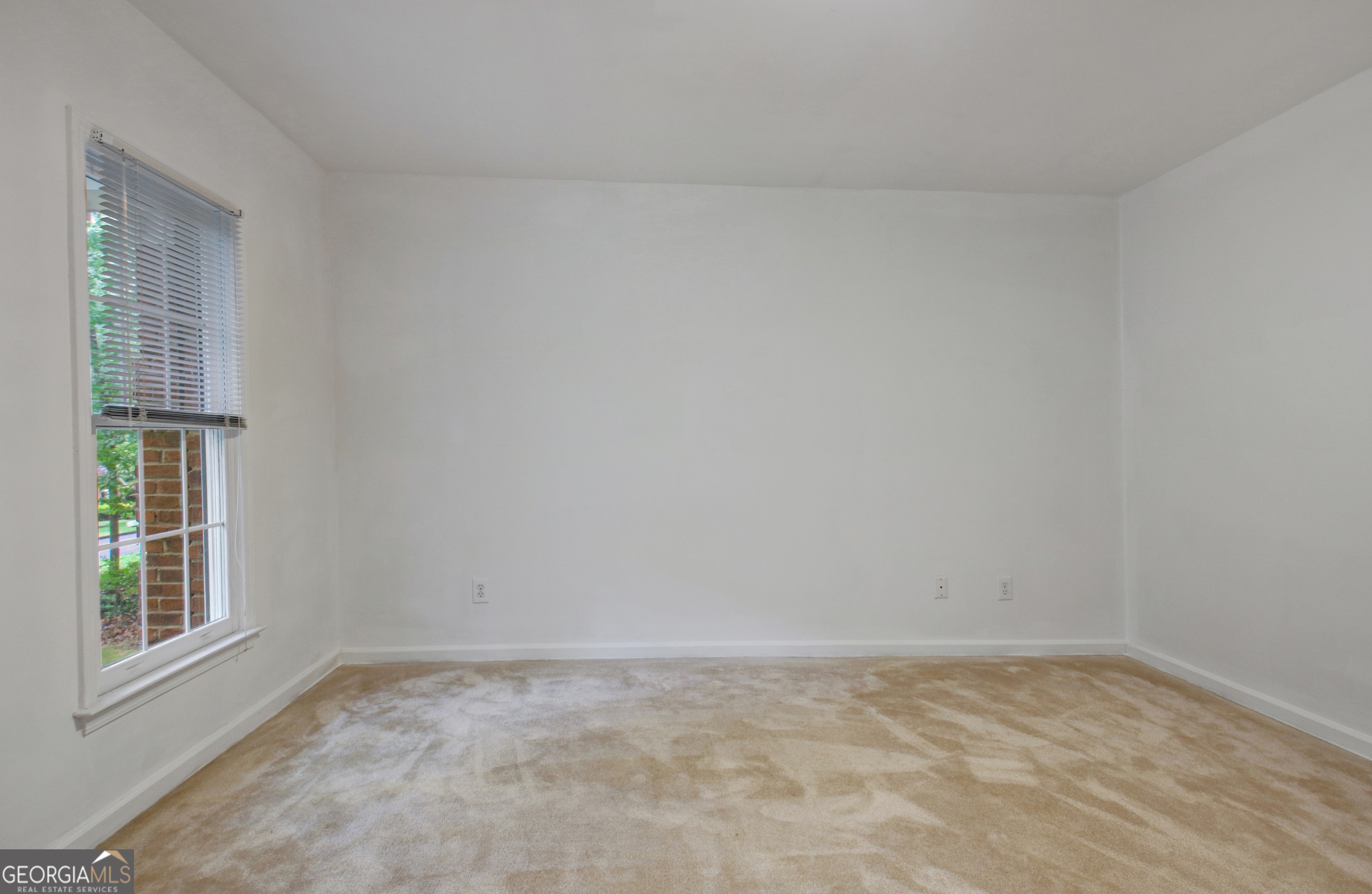 125 Oak Knoll Fayetteville GA 30214