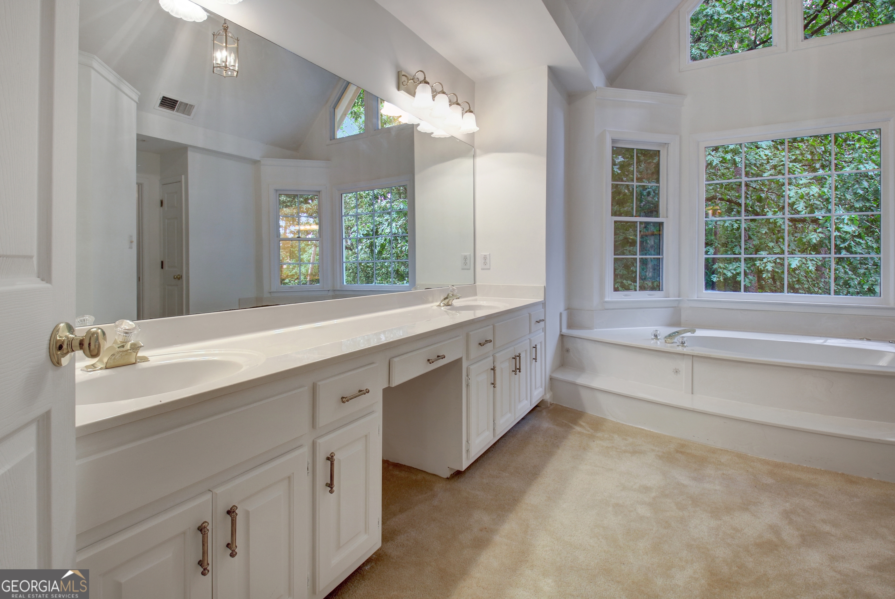 125 Oak Knoll Fayetteville GA 30214