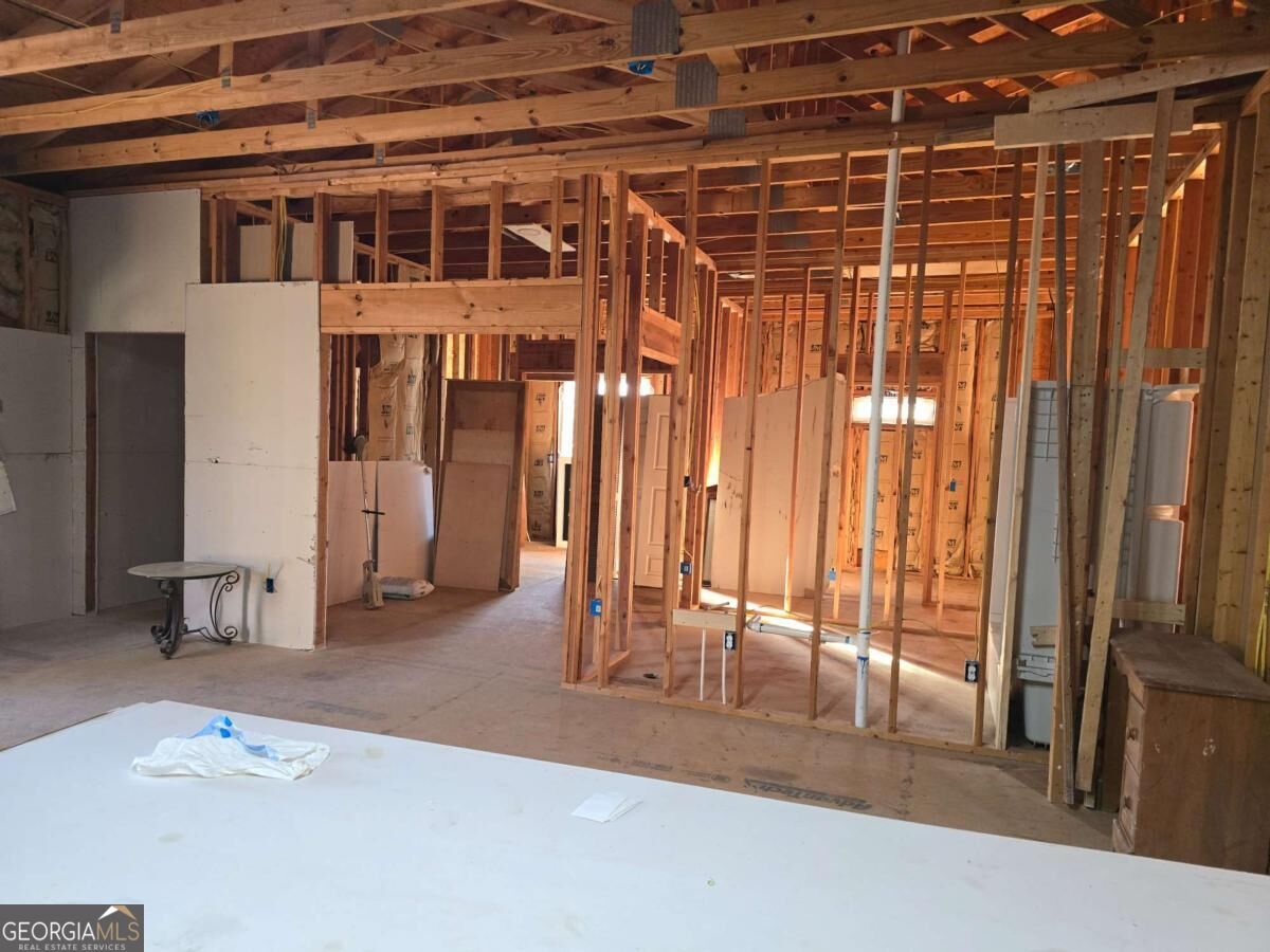 253 Pottery Road Lizella GA 31052