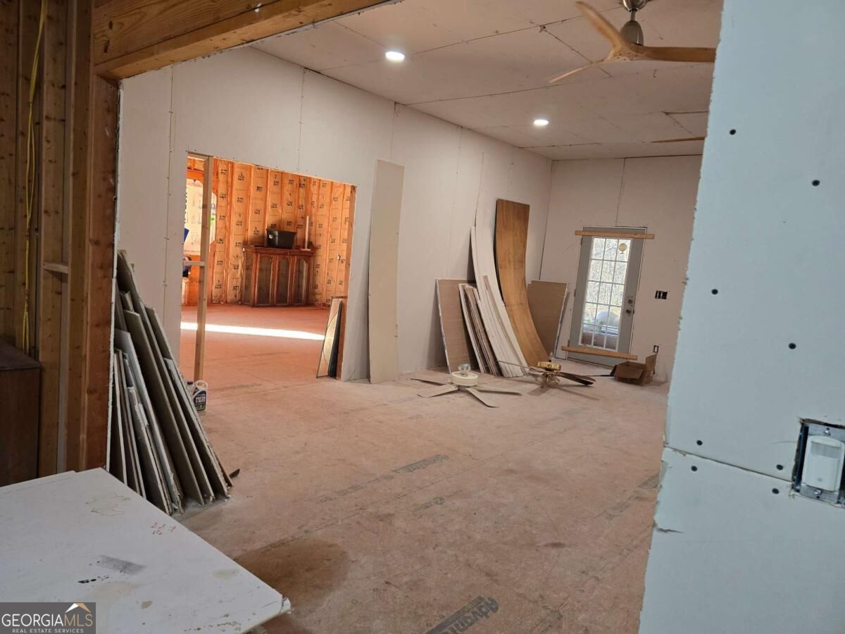 253 Pottery Road Lizella GA 31052