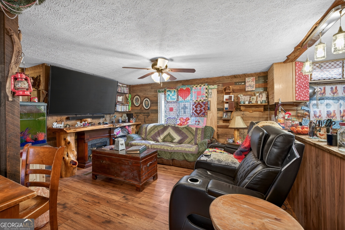 1719 Harber Road Carnesville GA 30521