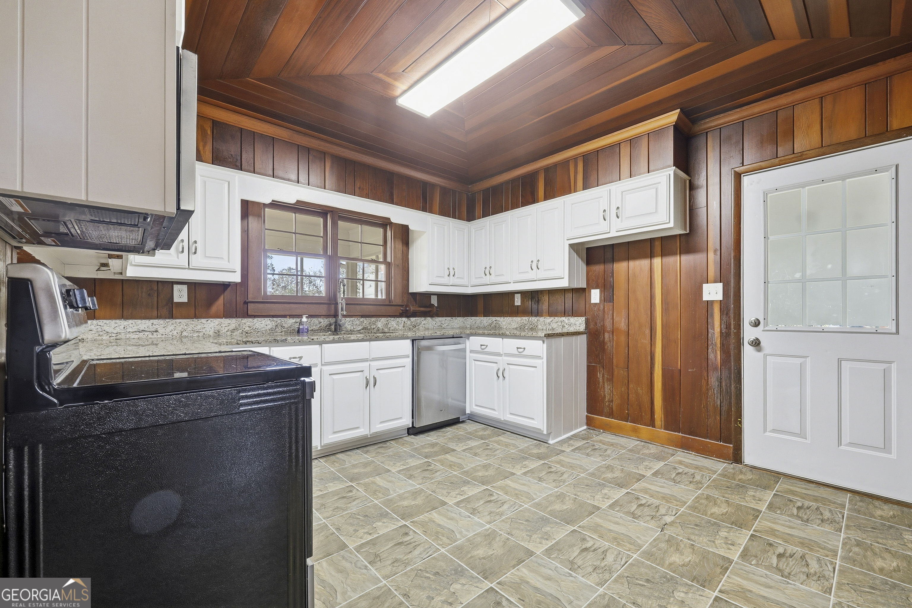 88 W New Street Winder GA 30680