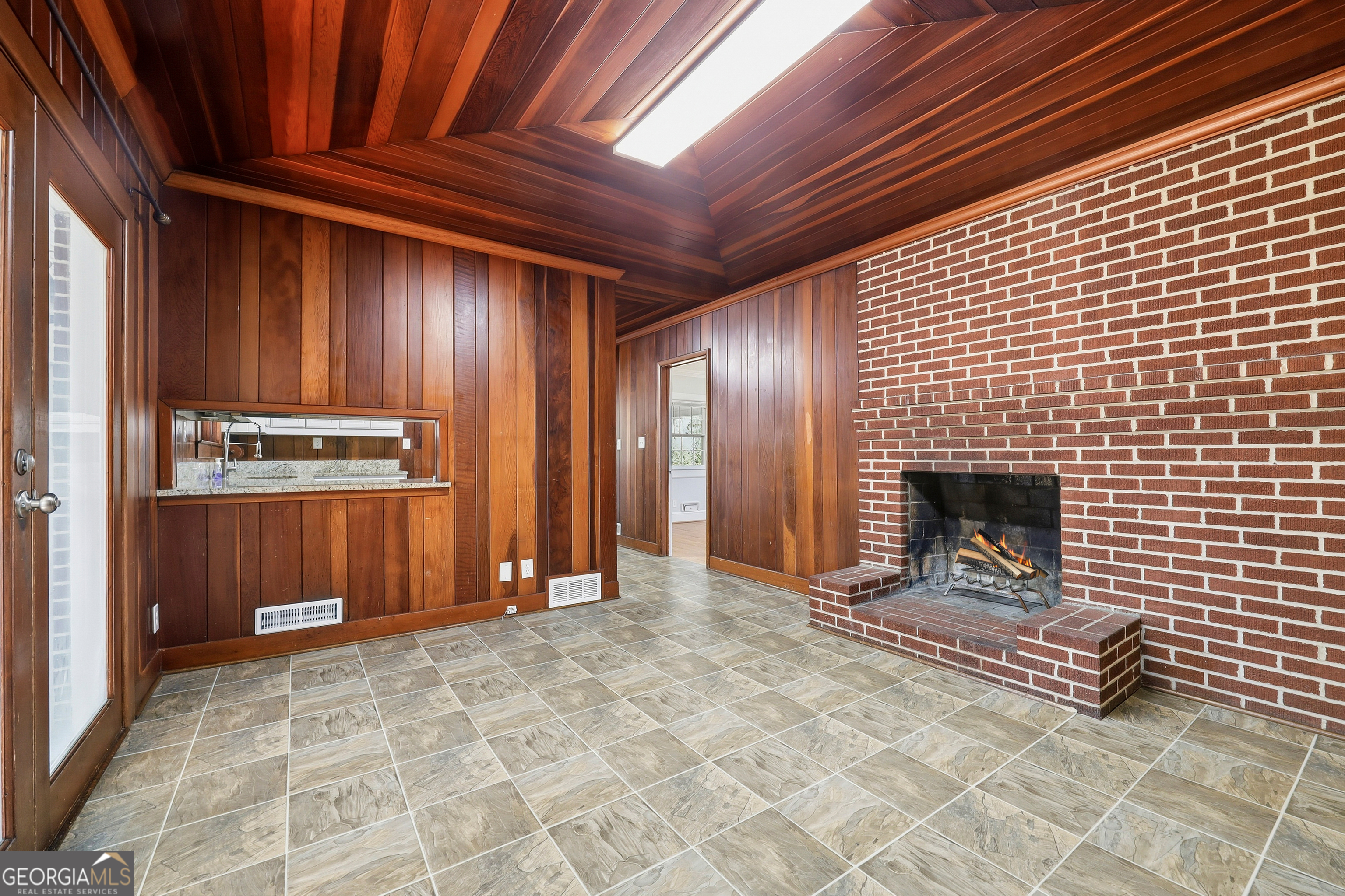 88 W New Street Winder GA 30680