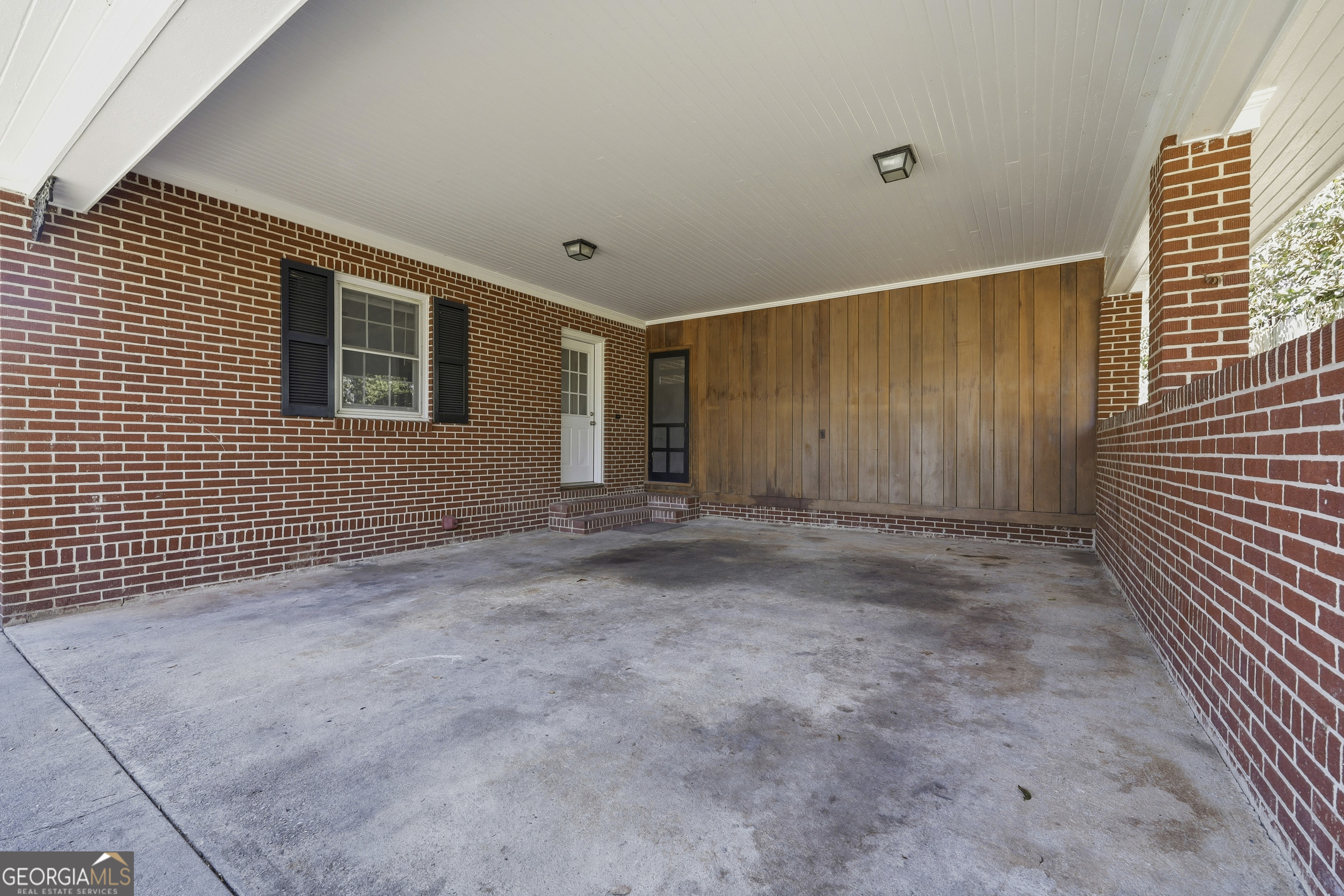 88 W New Street Winder GA 30680